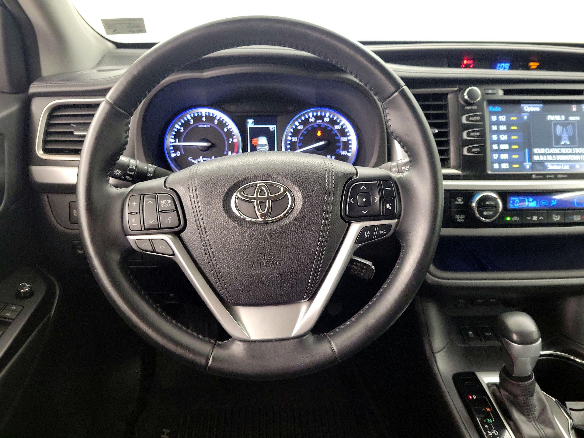 Thumbnail: 2017 Toyota Highlander - 10