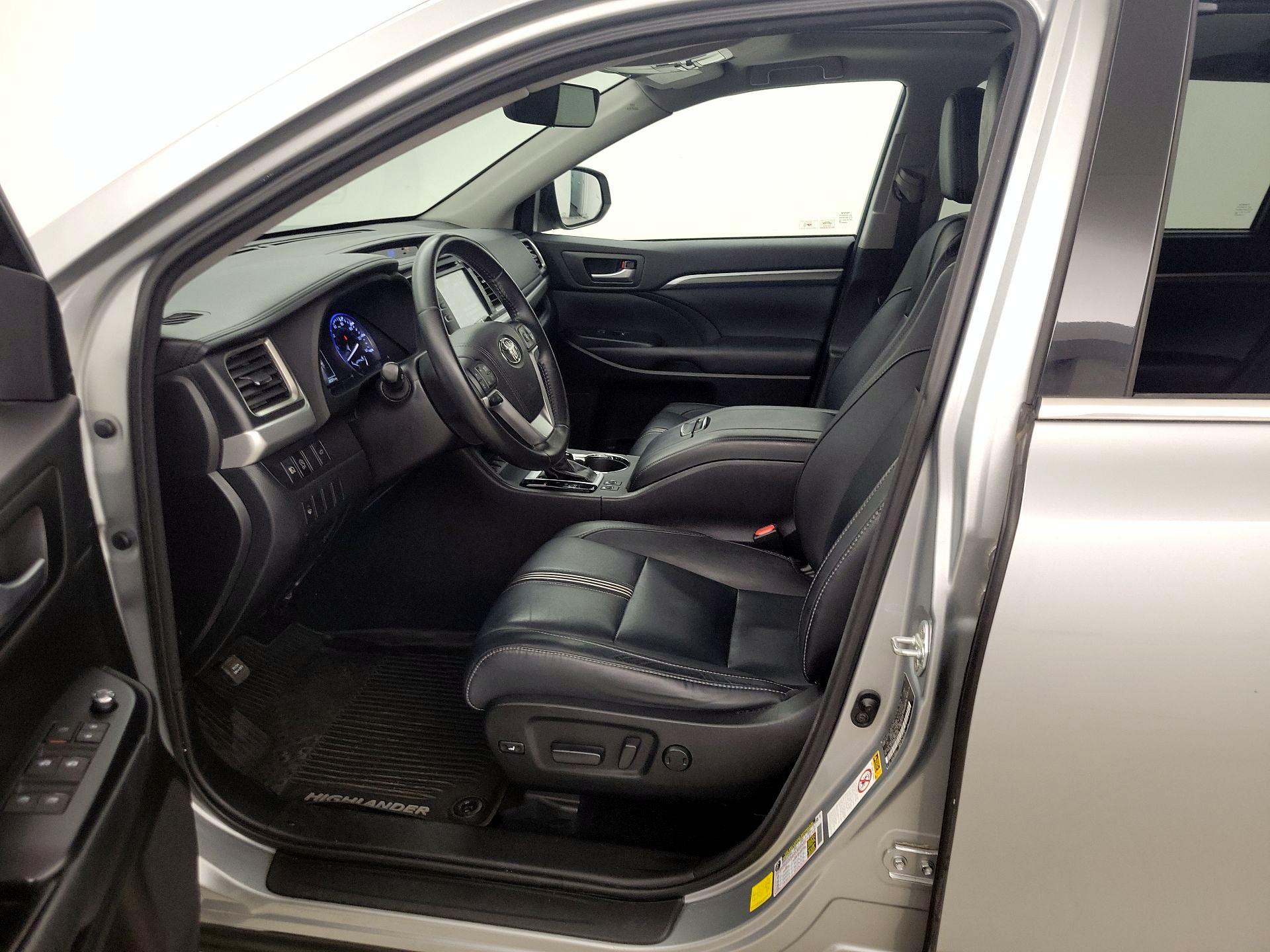 Thumbnail: 2017 Toyota Highlander - 11