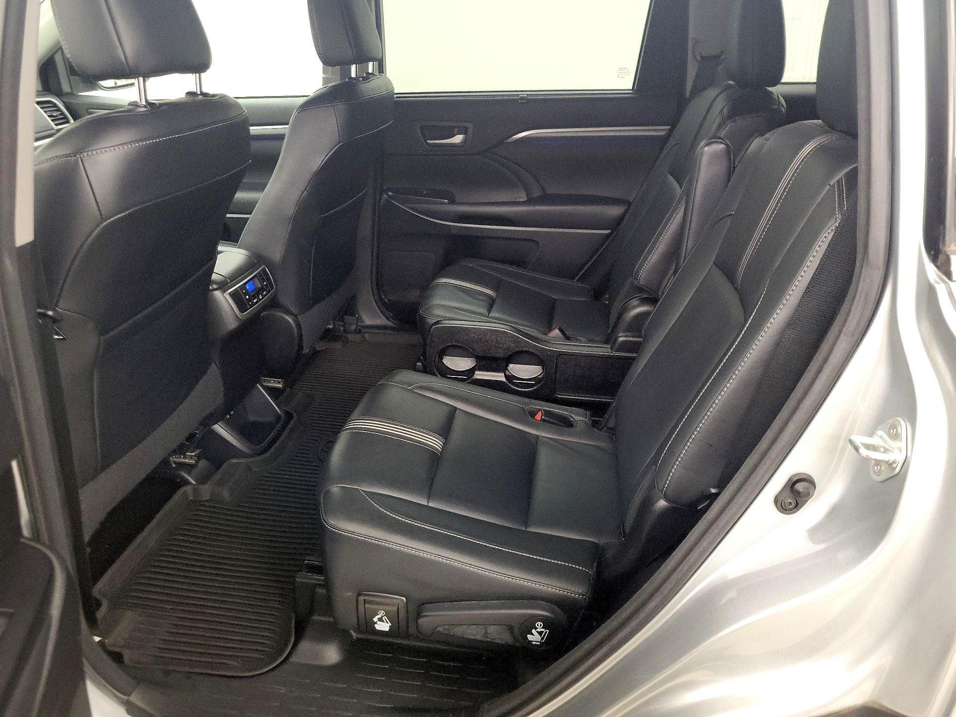 Thumbnail: 2017 Toyota Highlander - 20