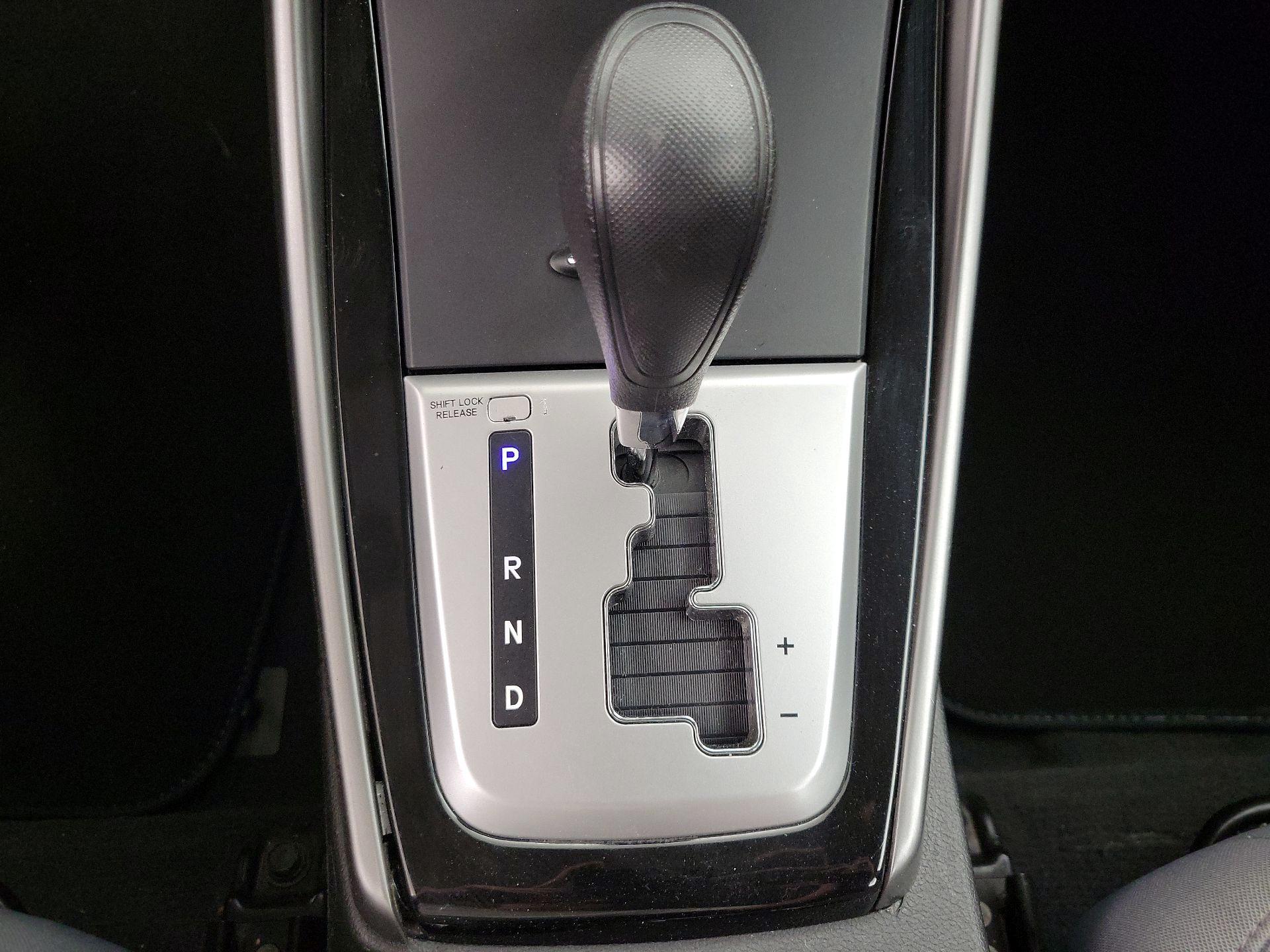Thumbnail: 2013 Hyundai Elantra - 16