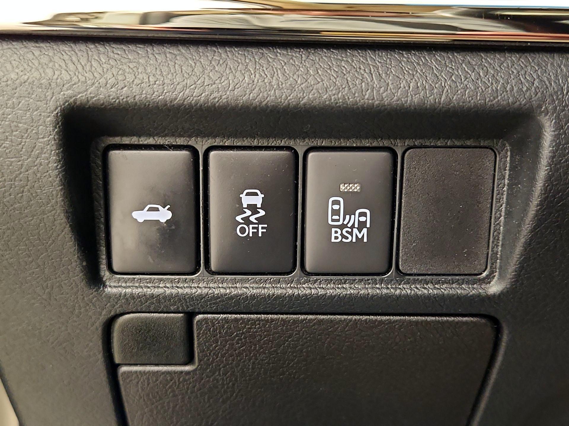 Thumbnail: 2015 Toyota Avalon - 13