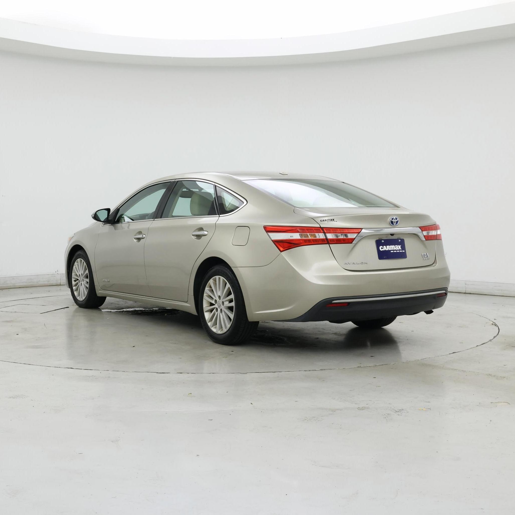Thumbnail: 2015 Toyota Avalon - 2
