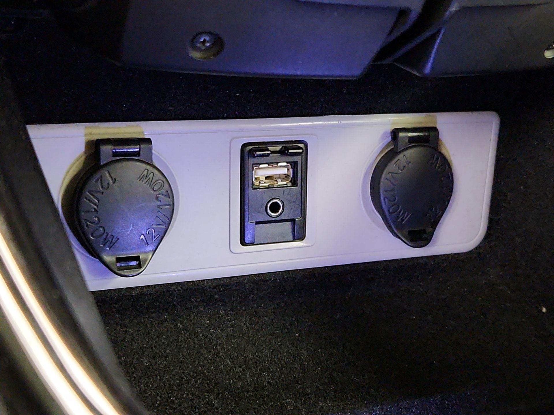 Thumbnail: 2015 Toyota Avalon - 19