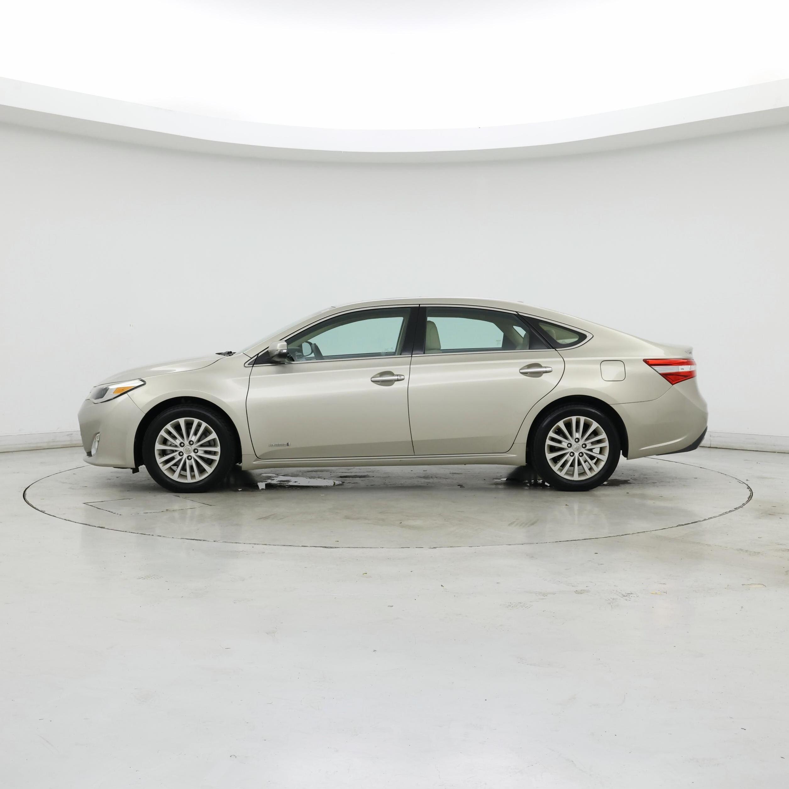 Thumbnail: 2015 Toyota Avalon - 3
