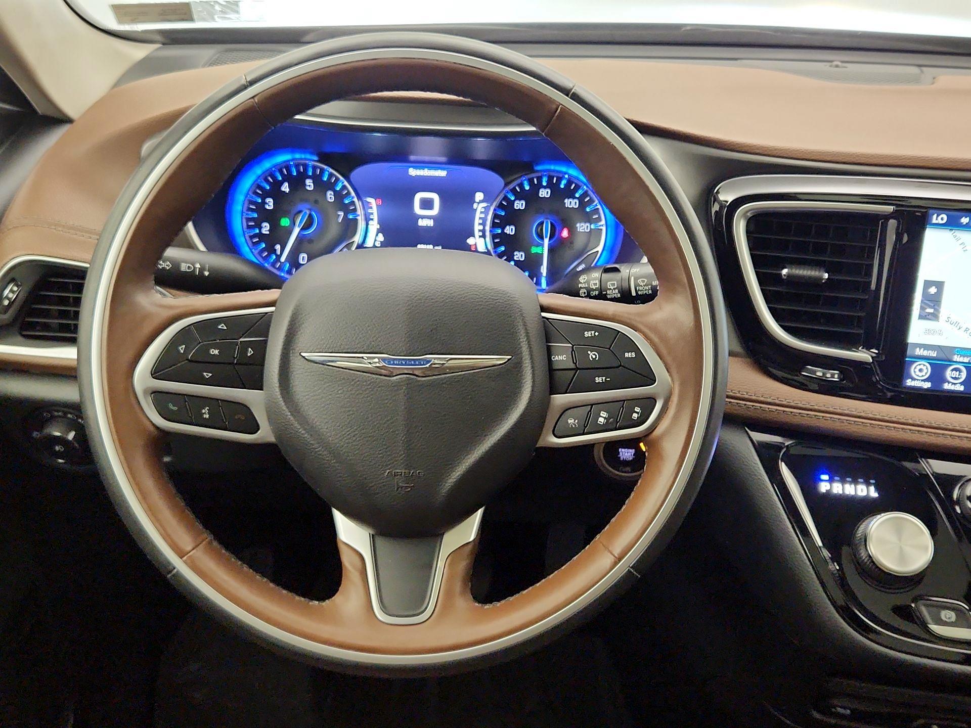 Thumbnail: 2019 Chrysler Pacifica - 10