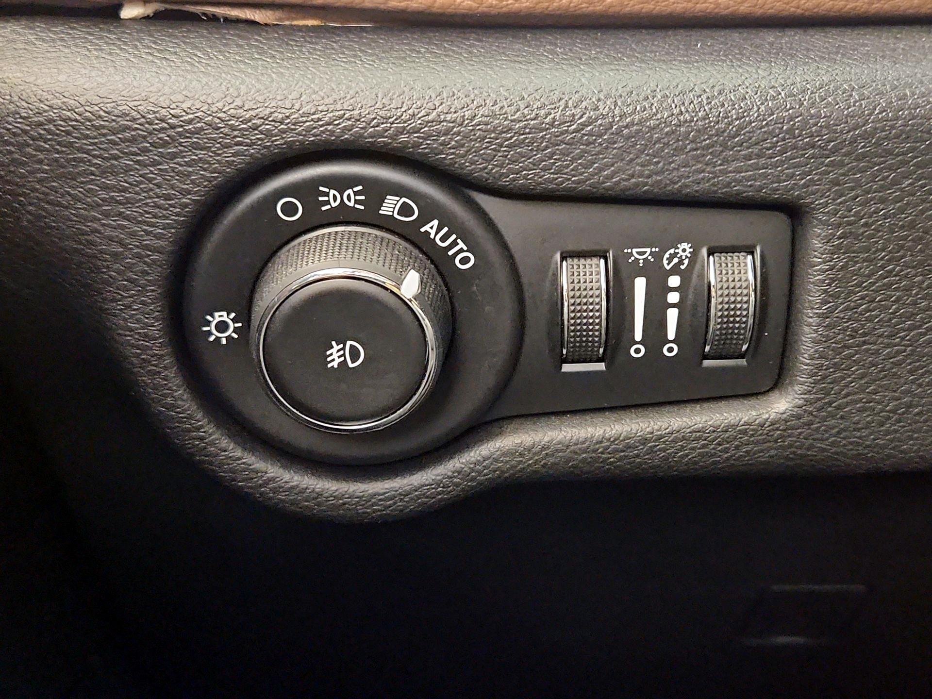 Thumbnail: 2019 Chrysler Pacifica - 13
