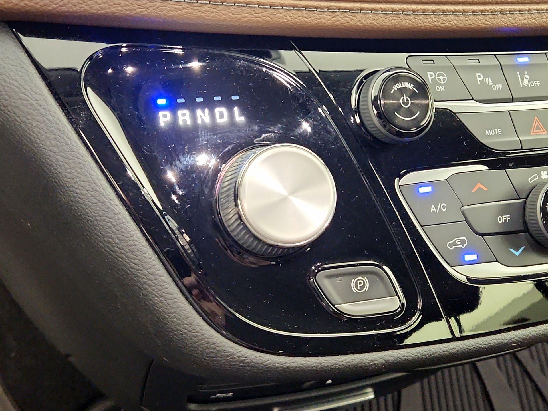 Thumbnail: 2019 Chrysler Pacifica - 18