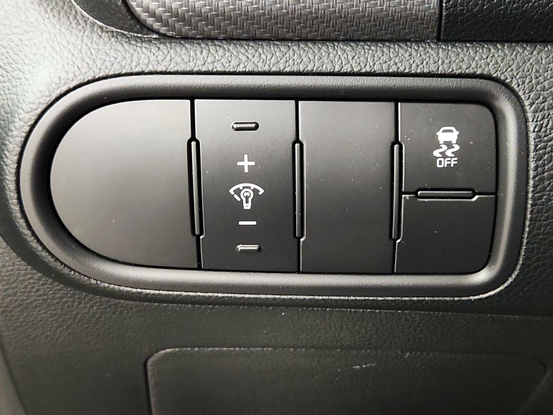 Thumbnail: 2017 Kia Forte - 13