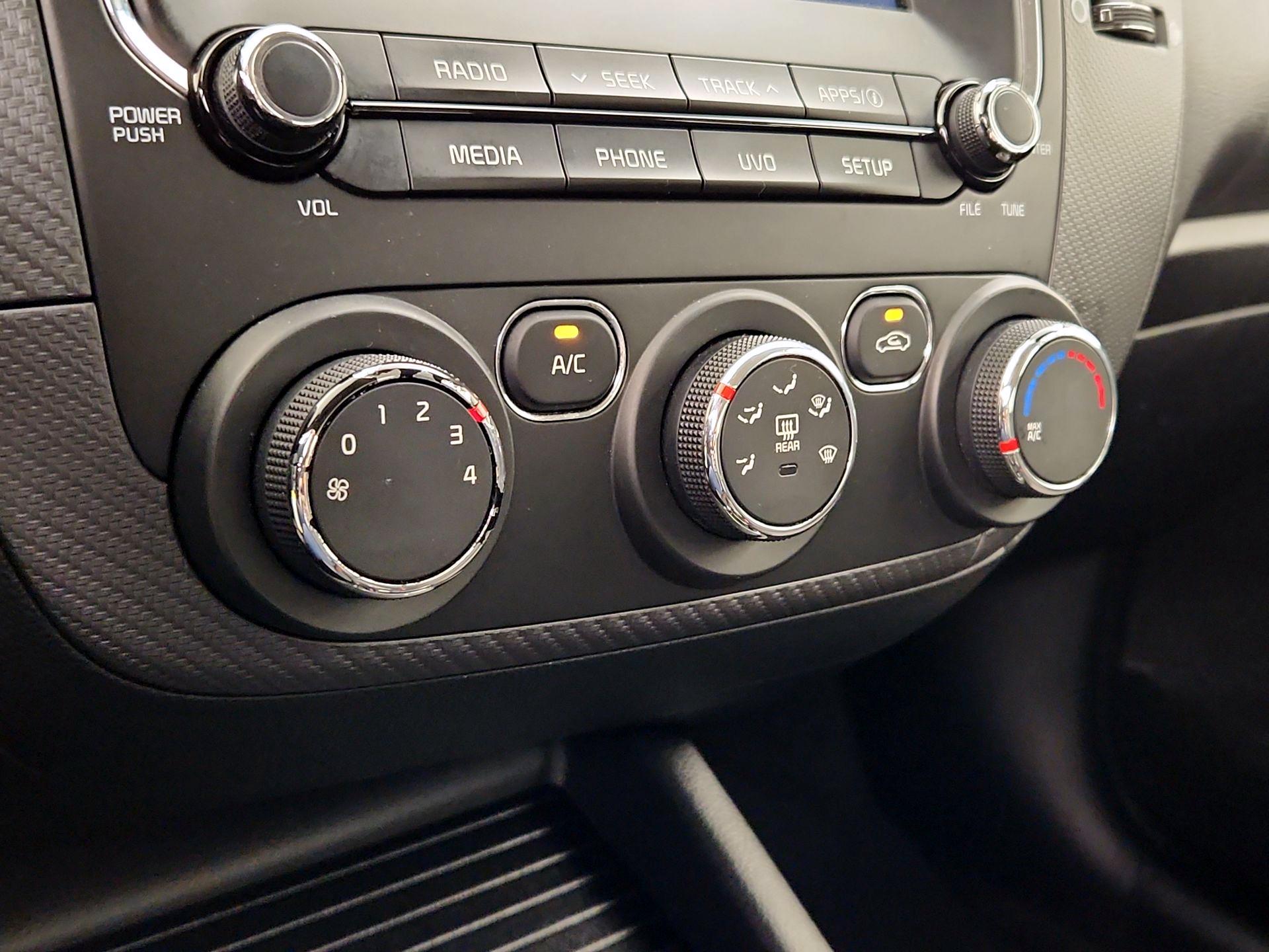 Thumbnail: 2017 Kia Forte - 16