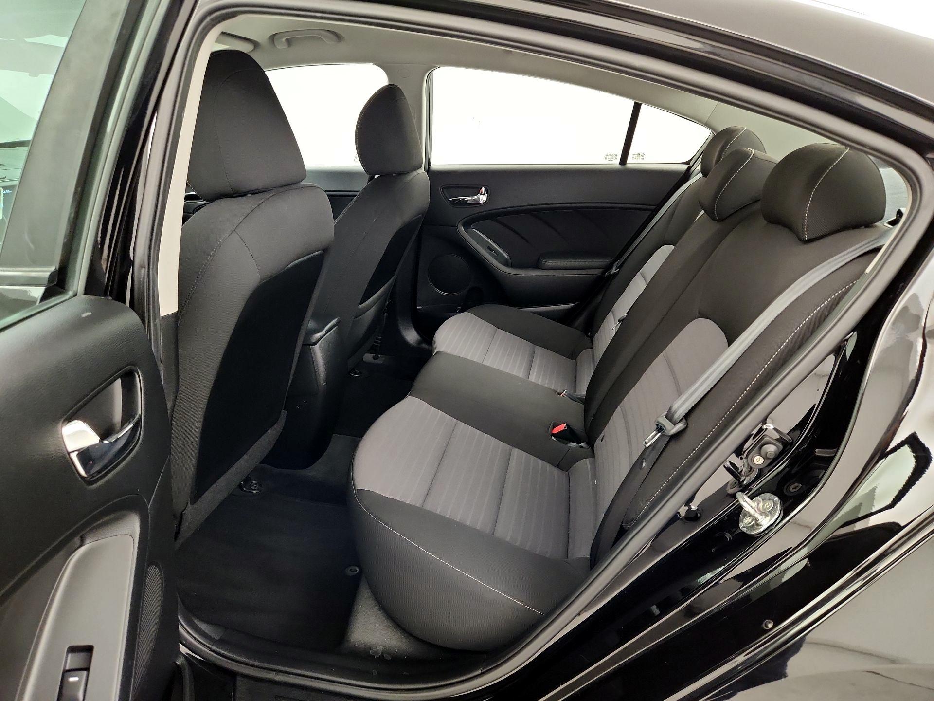 Thumbnail: 2017 Kia Forte - 19