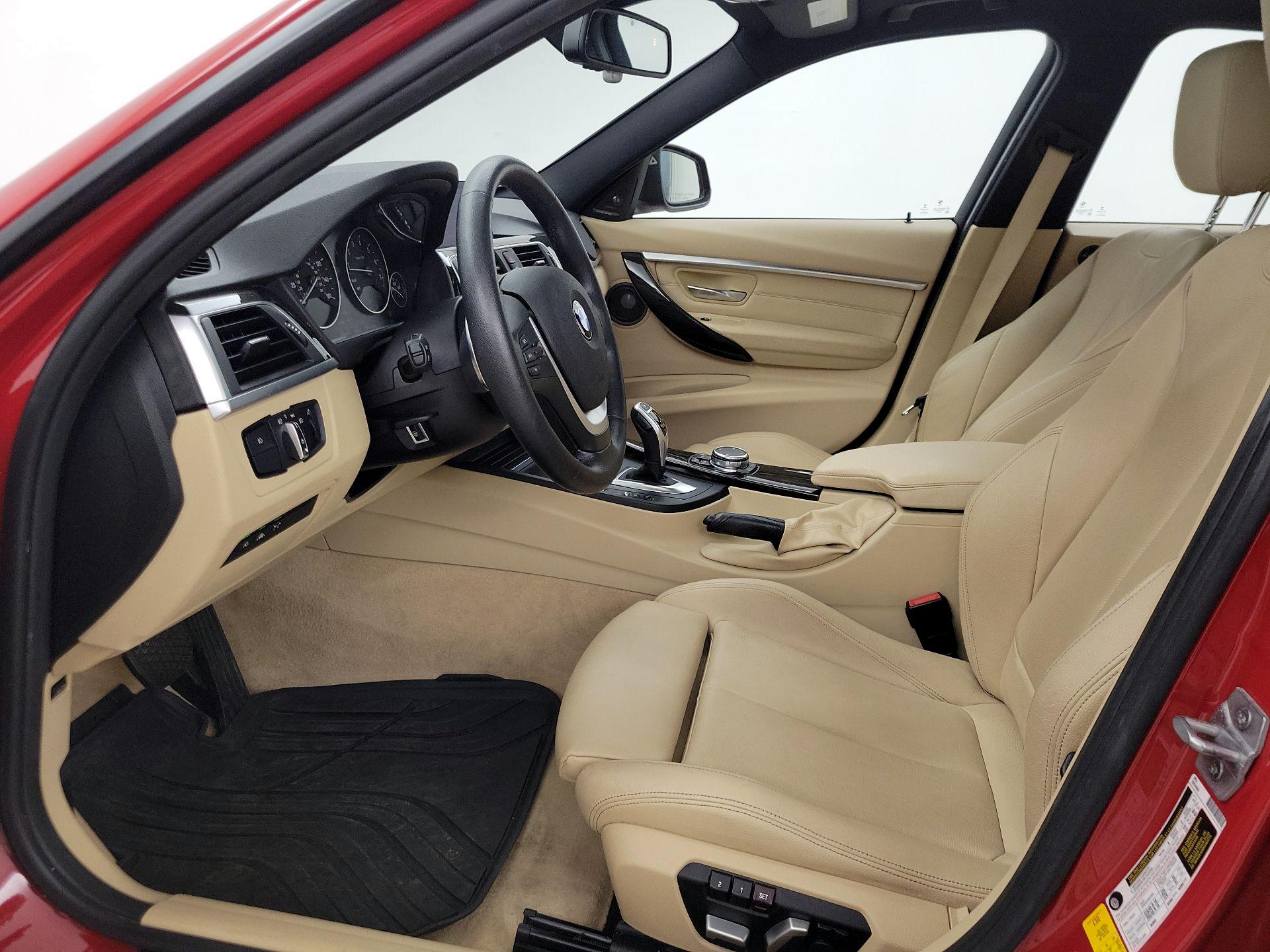 Thumbnail: 2016 BMW 3 Series - 11