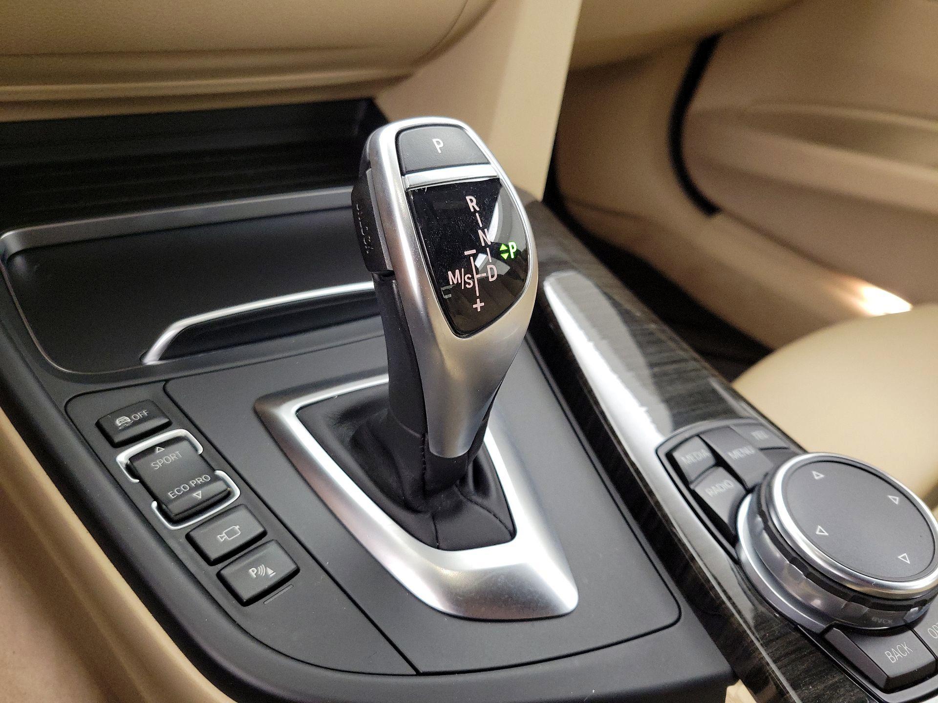 Thumbnail: 2016 BMW 3 Series - 18