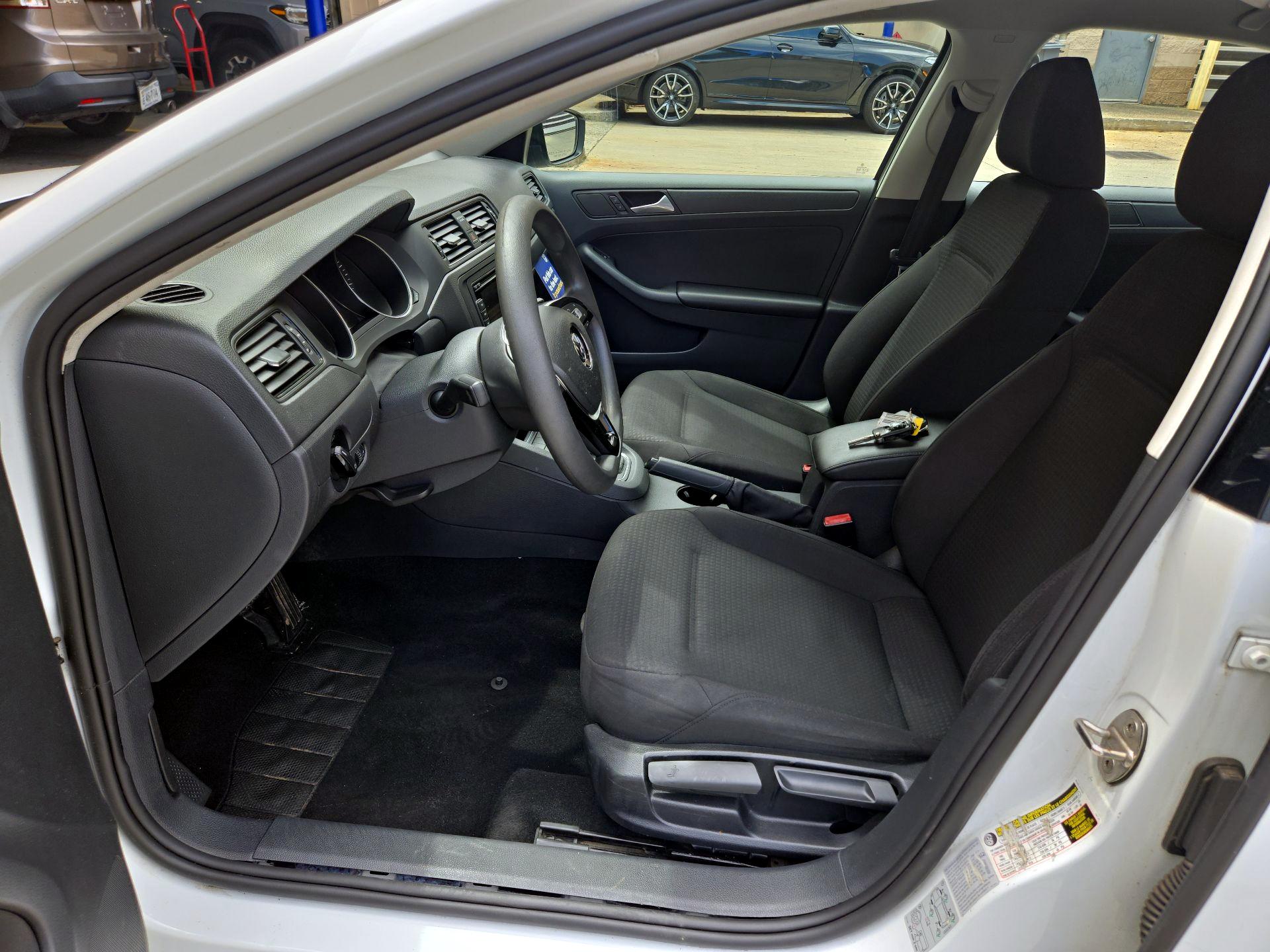 Thumbnail: 2015 Volkswagen Jetta - 11