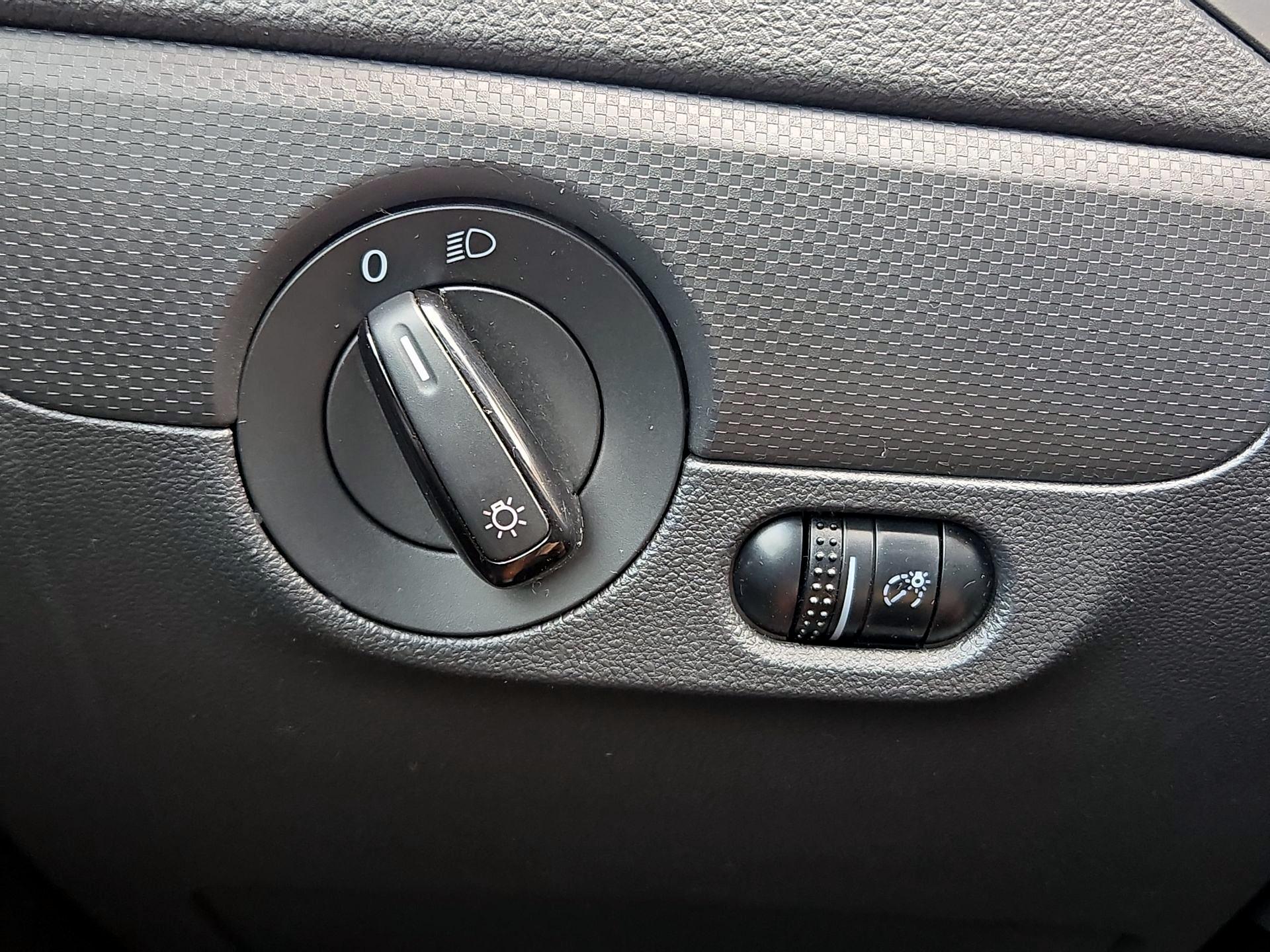 Thumbnail: 2015 Volkswagen Jetta - 13