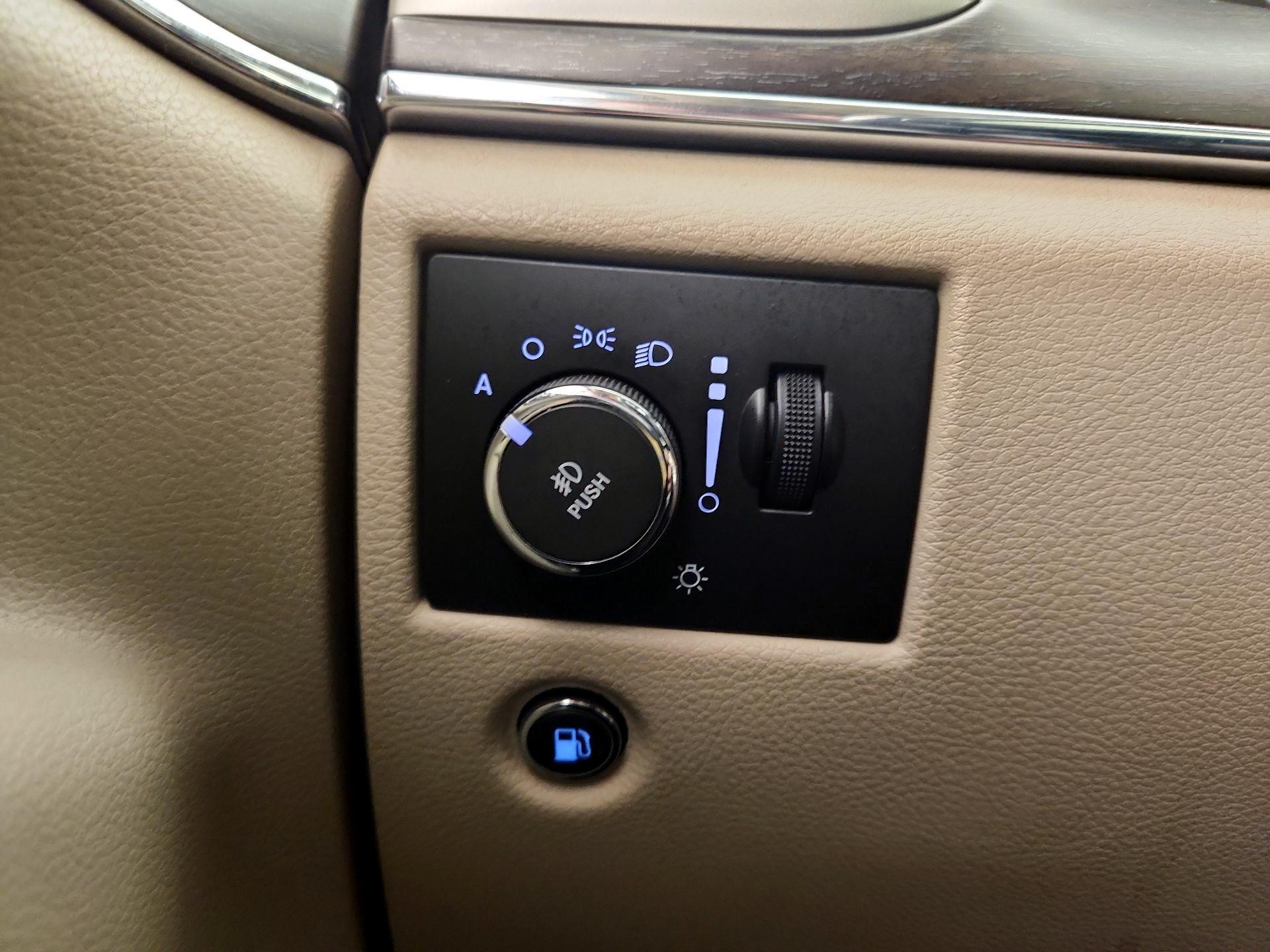Thumbnail: 2015 Jeep Grand Cherokee - 13