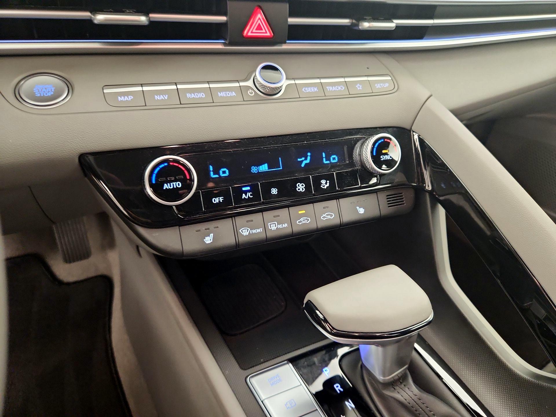 Thumbnail: 2024 Hyundai Elantra - 17