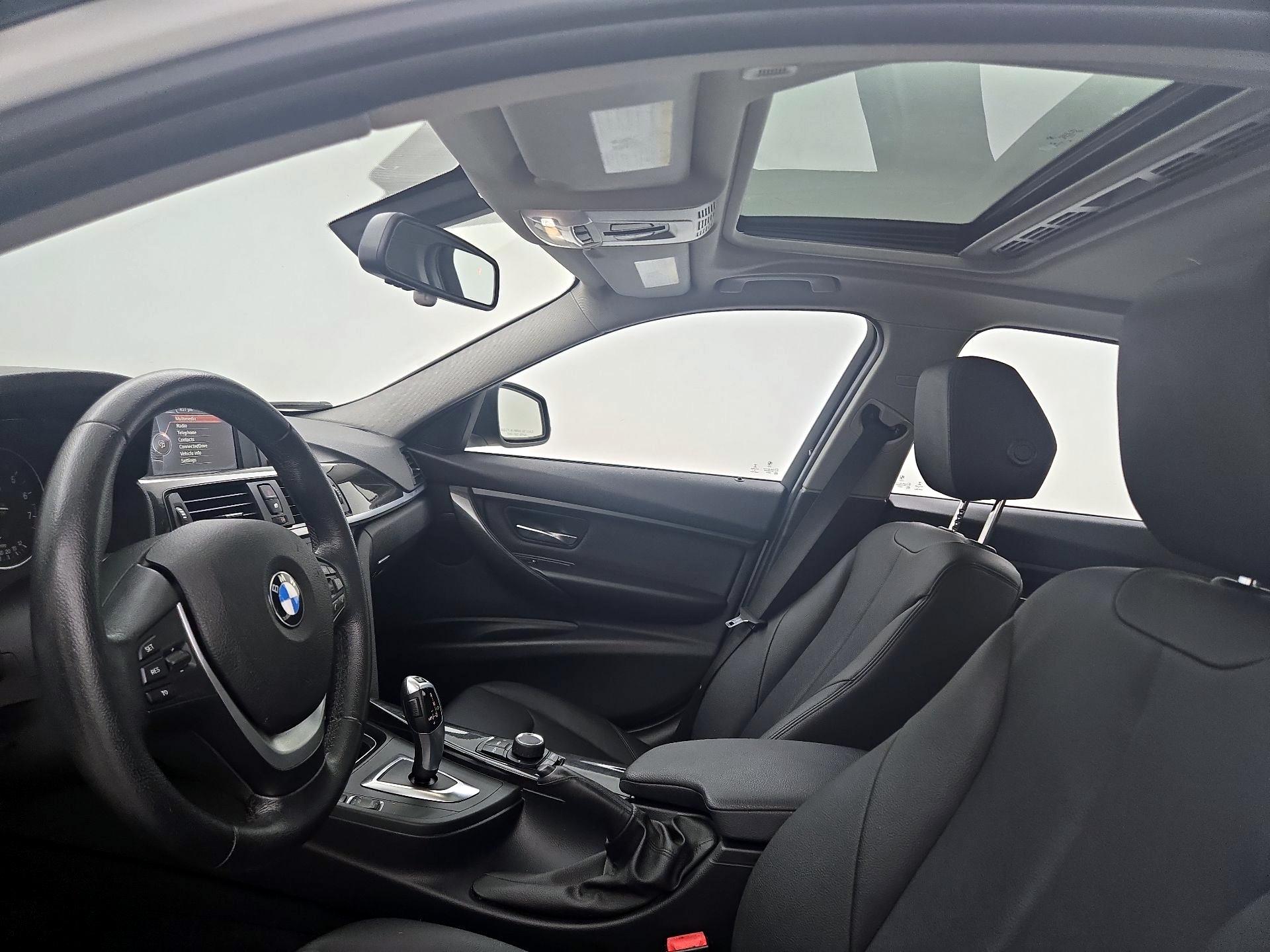 Thumbnail: 2015 BMW 3 Series - 18