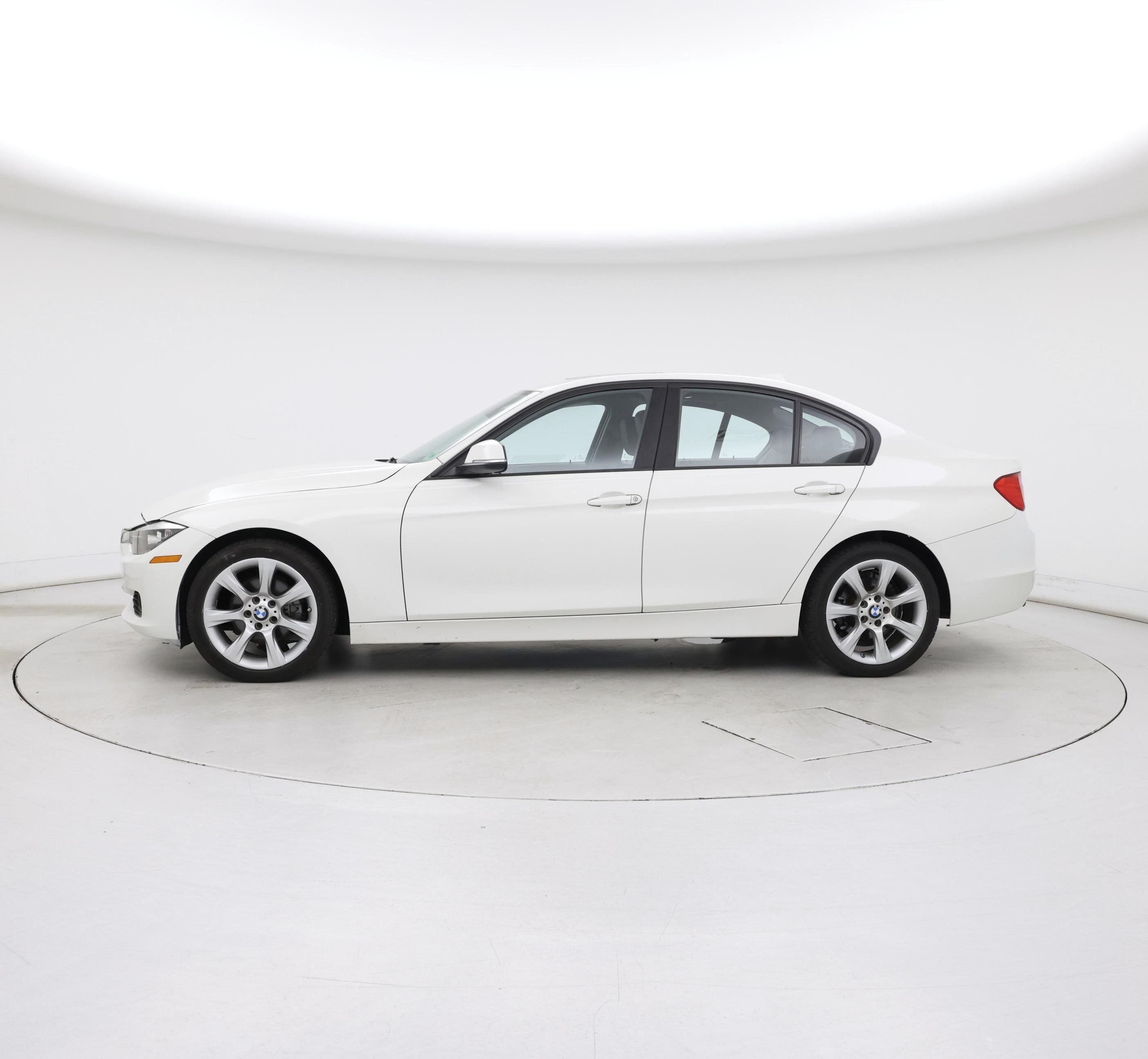 Thumbnail: 2015 BMW 3 Series - 3
