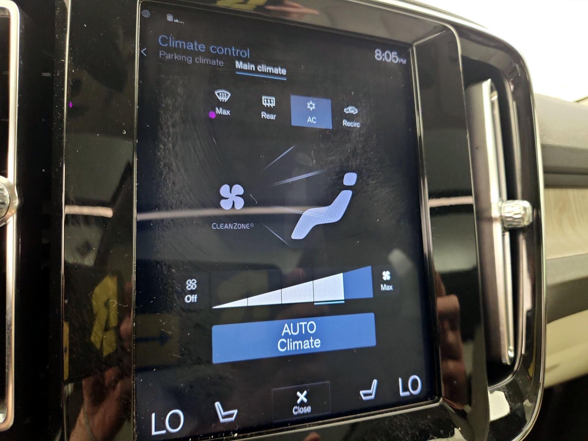 Thumbnail: 2020 Volvo XC40 - 17