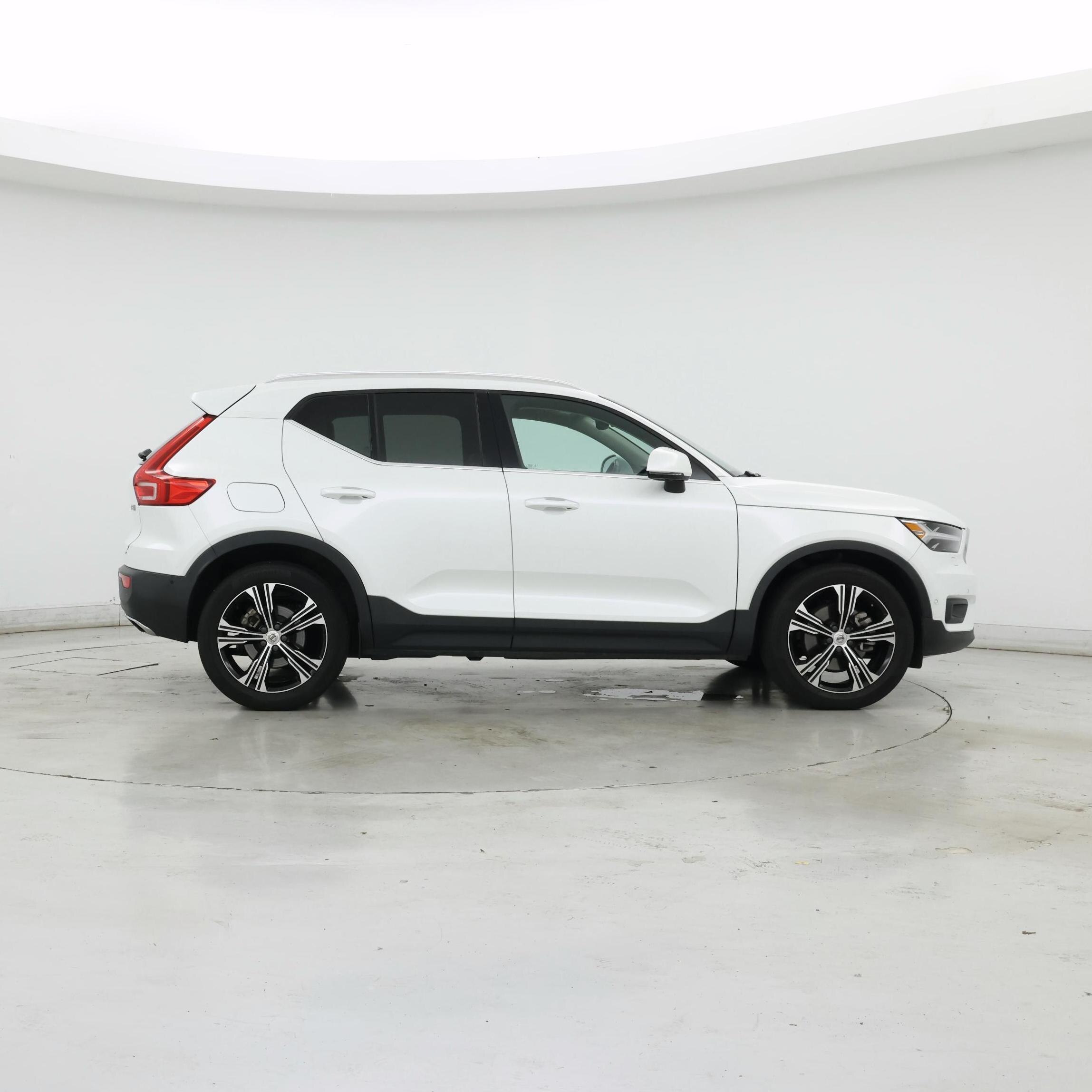 Thumbnail: 2020 Volvo XC40 - 7