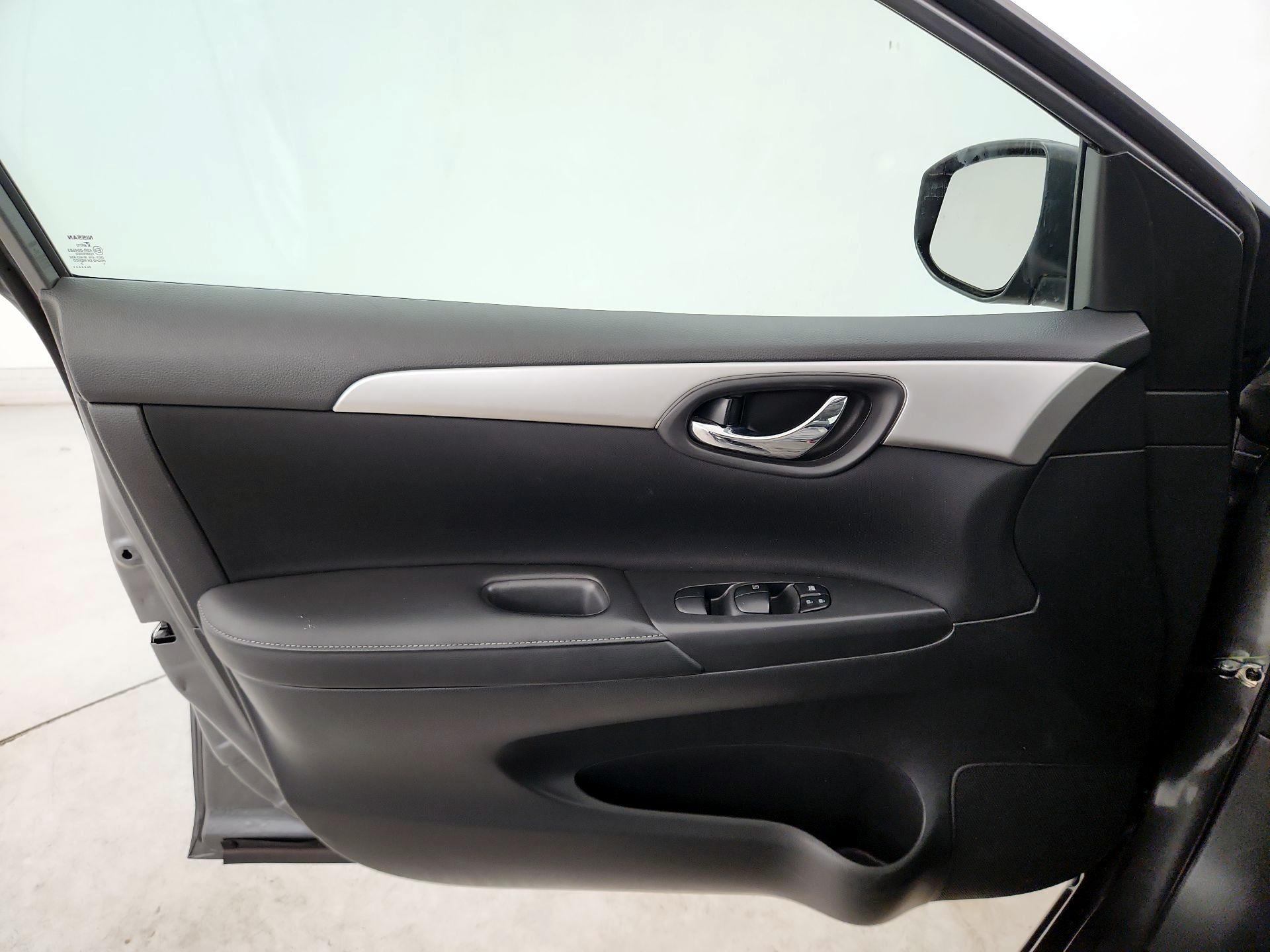 Thumbnail: 2019 Nissan Sentra - 12