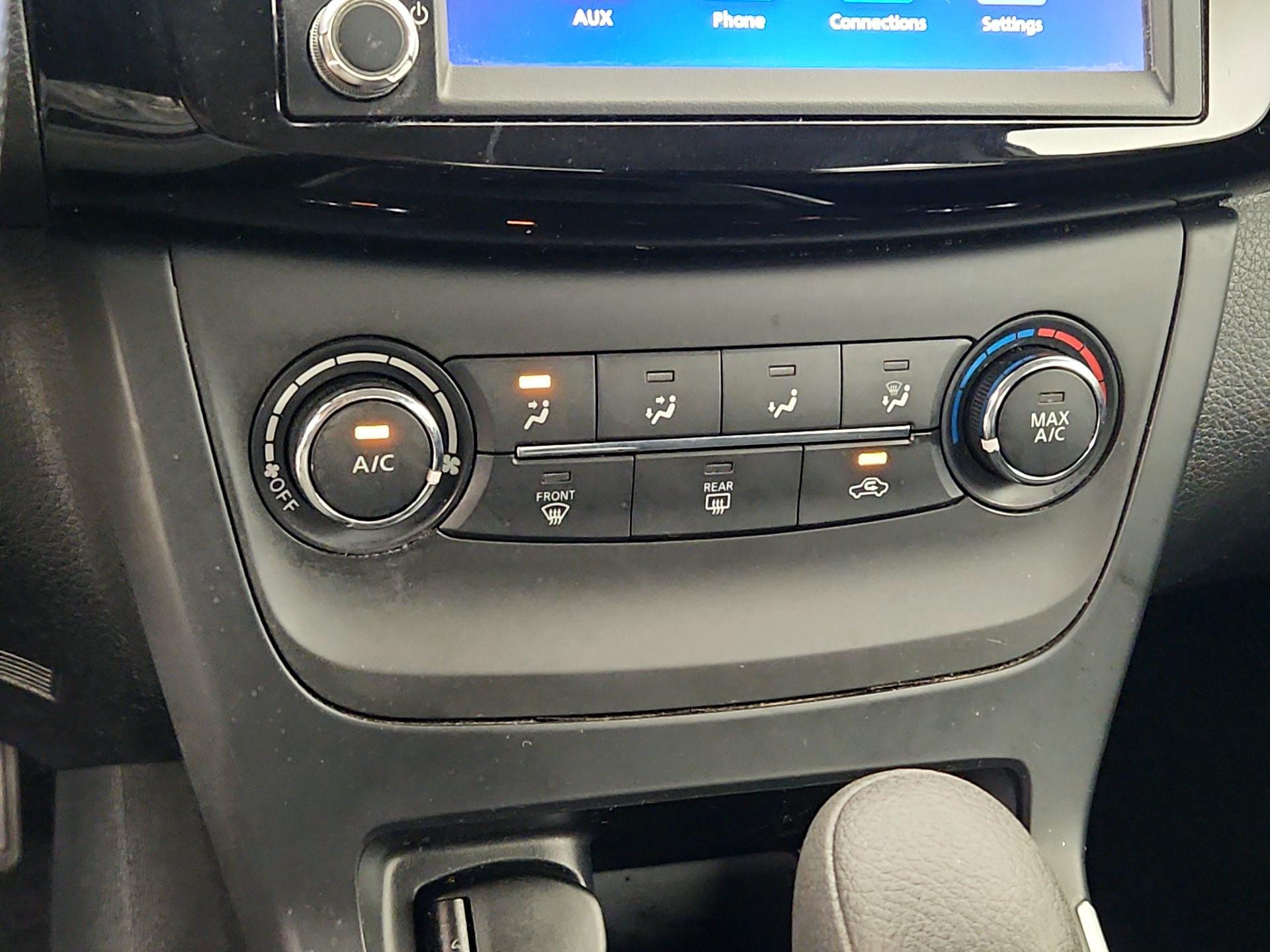 Thumbnail: 2019 Nissan Sentra - 16