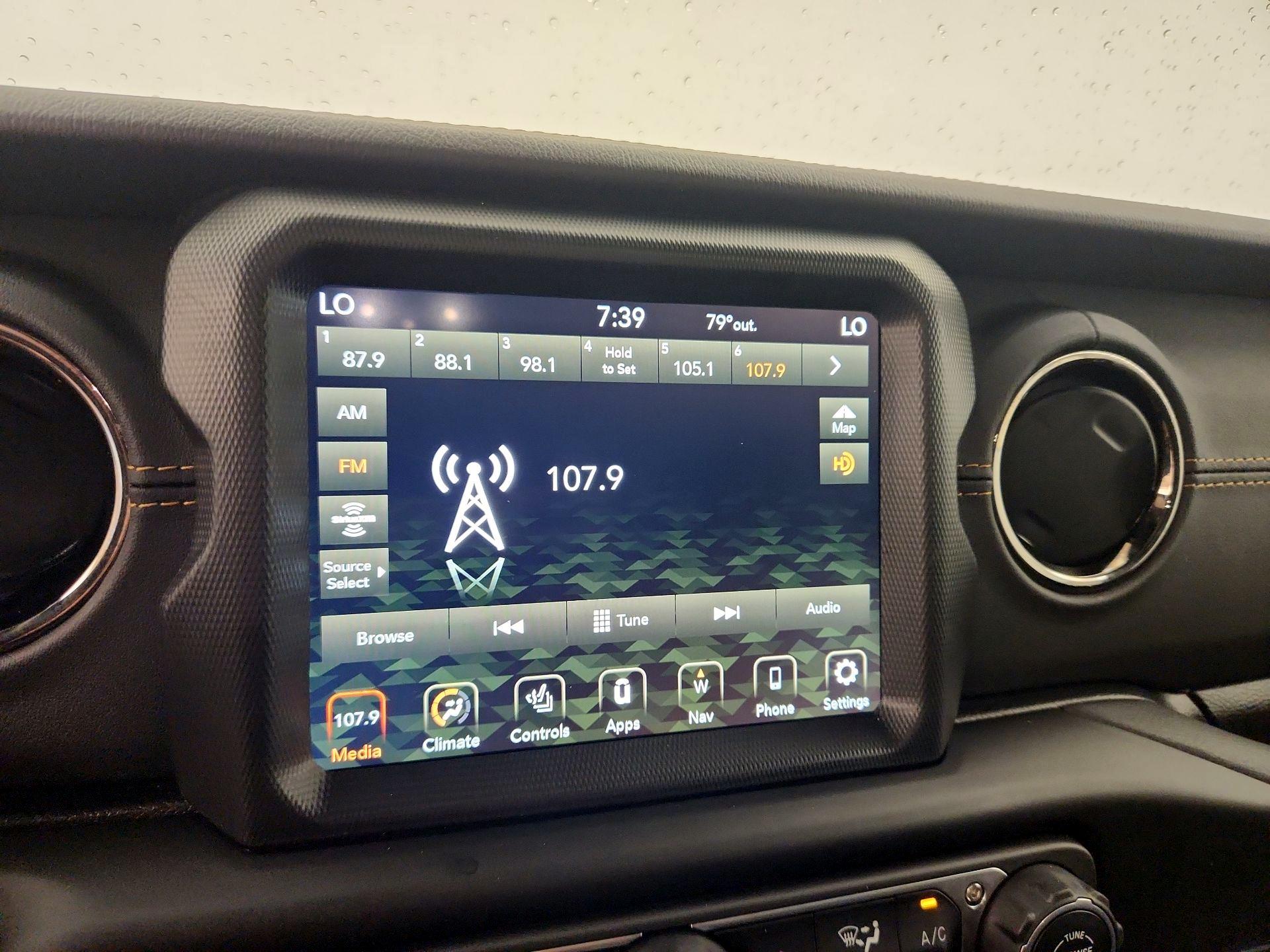 Thumbnail: 2022 Jeep Wrangler - 15