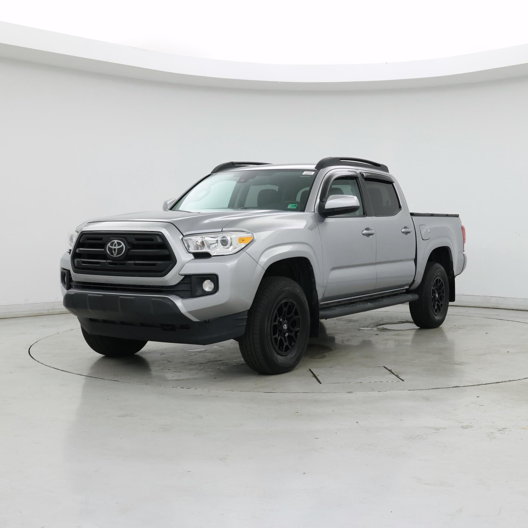 Thumbnail: 2019 Toyota Tacoma - 4