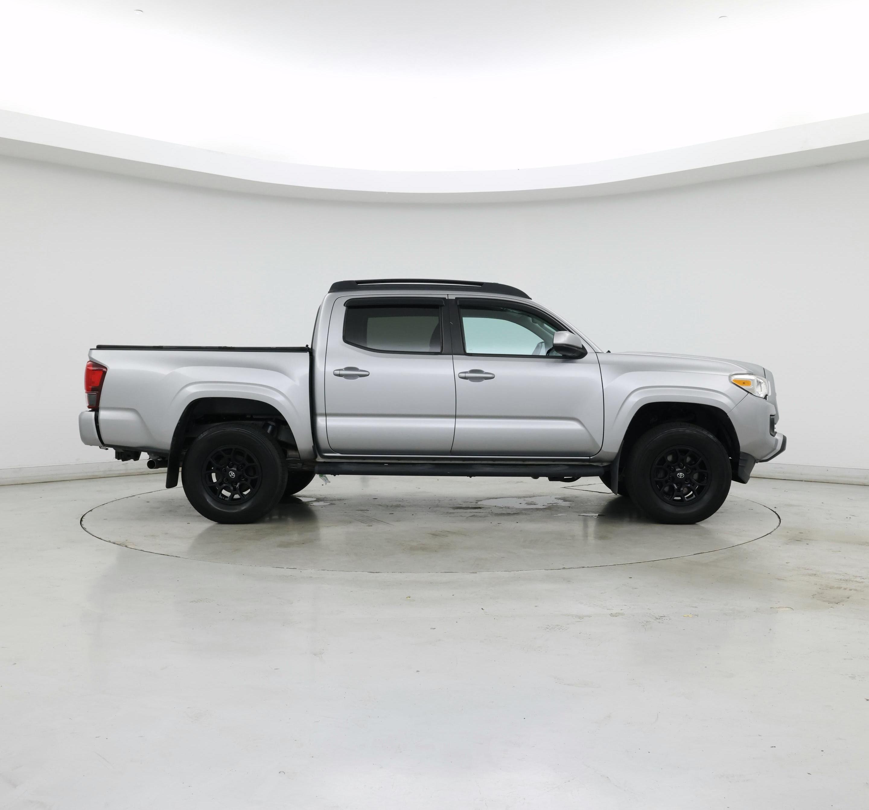 Thumbnail: 2019 Toyota Tacoma - 7