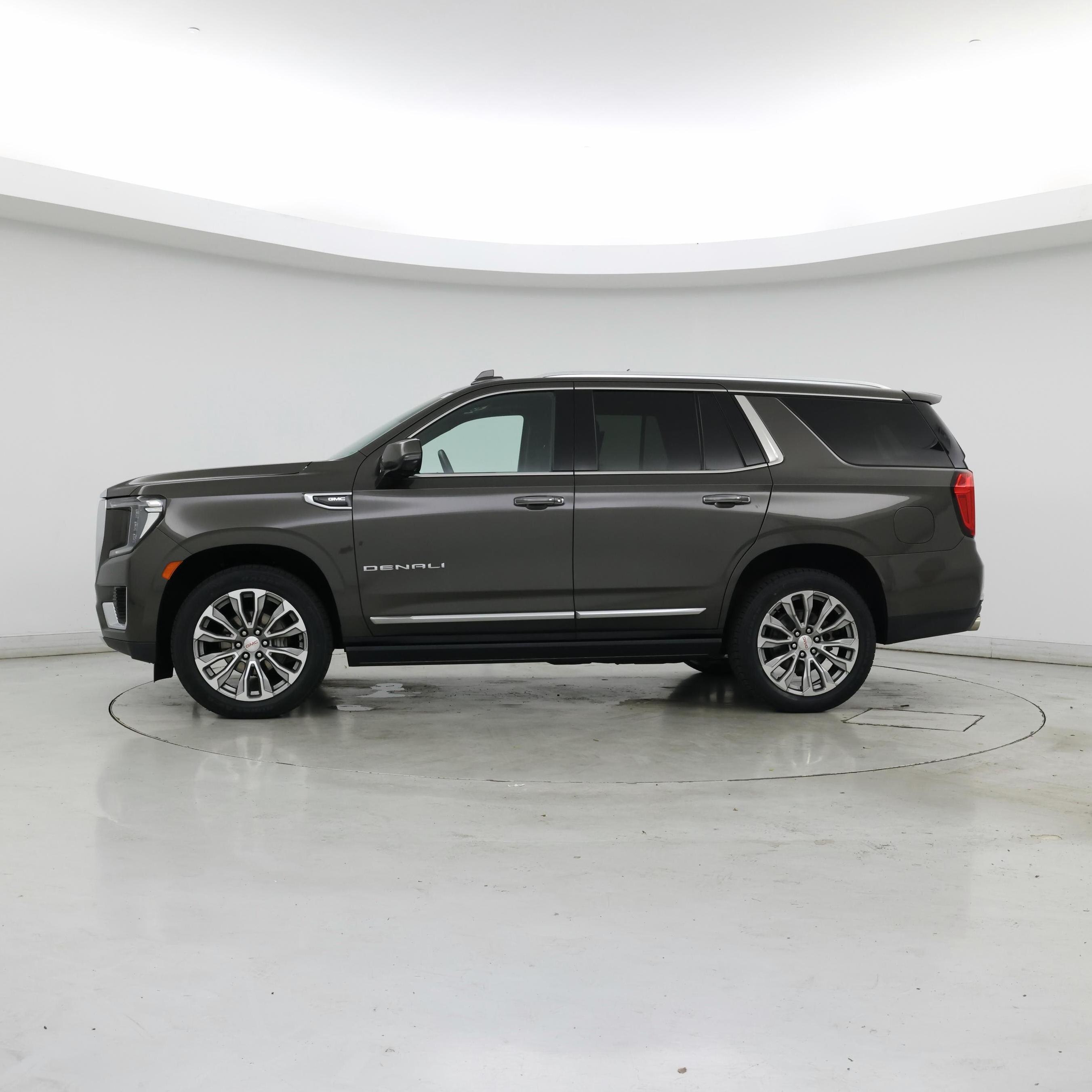 Thumbnail: 2021 GMC Yukon - 3