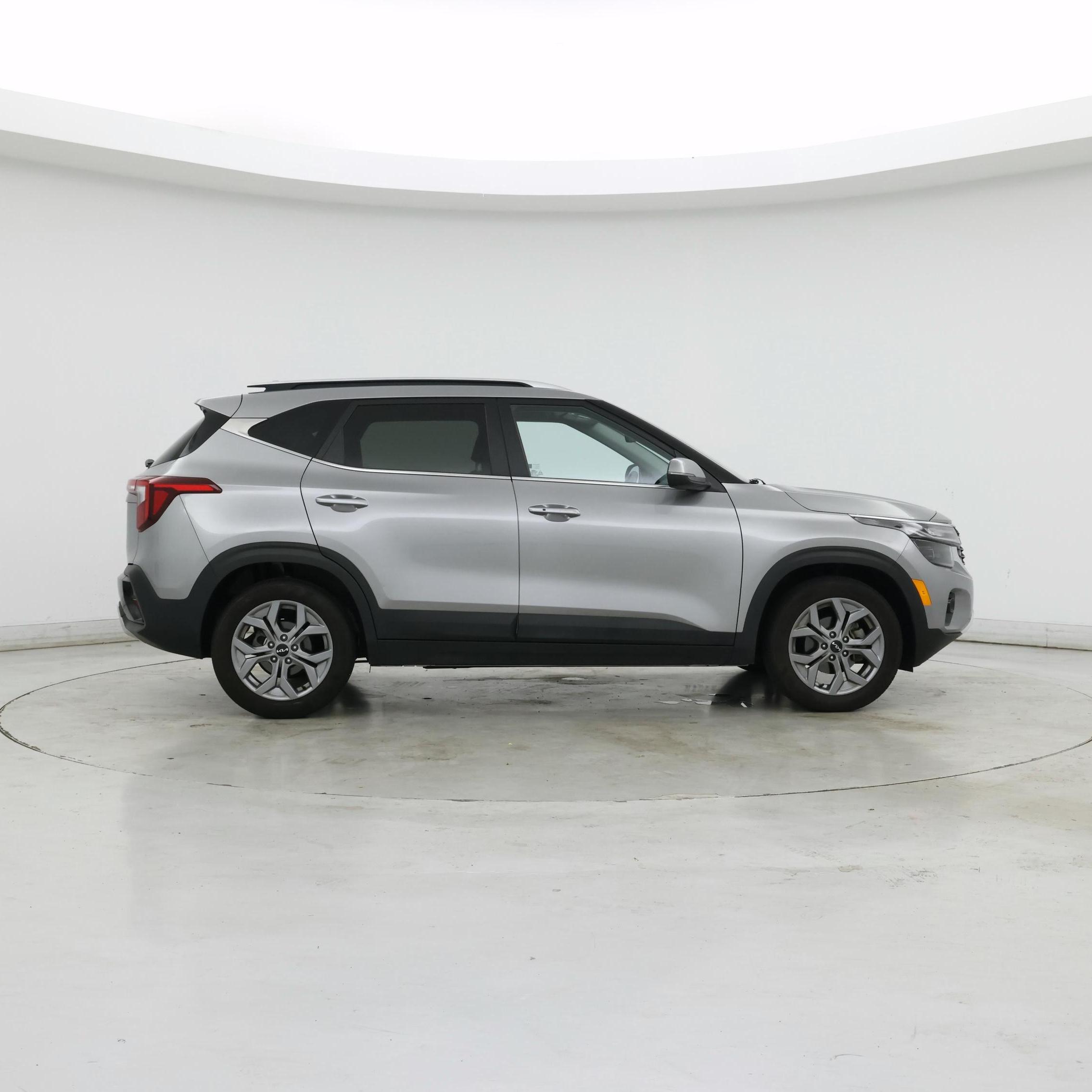 Thumbnail: 2024 Kia Seltos - 7