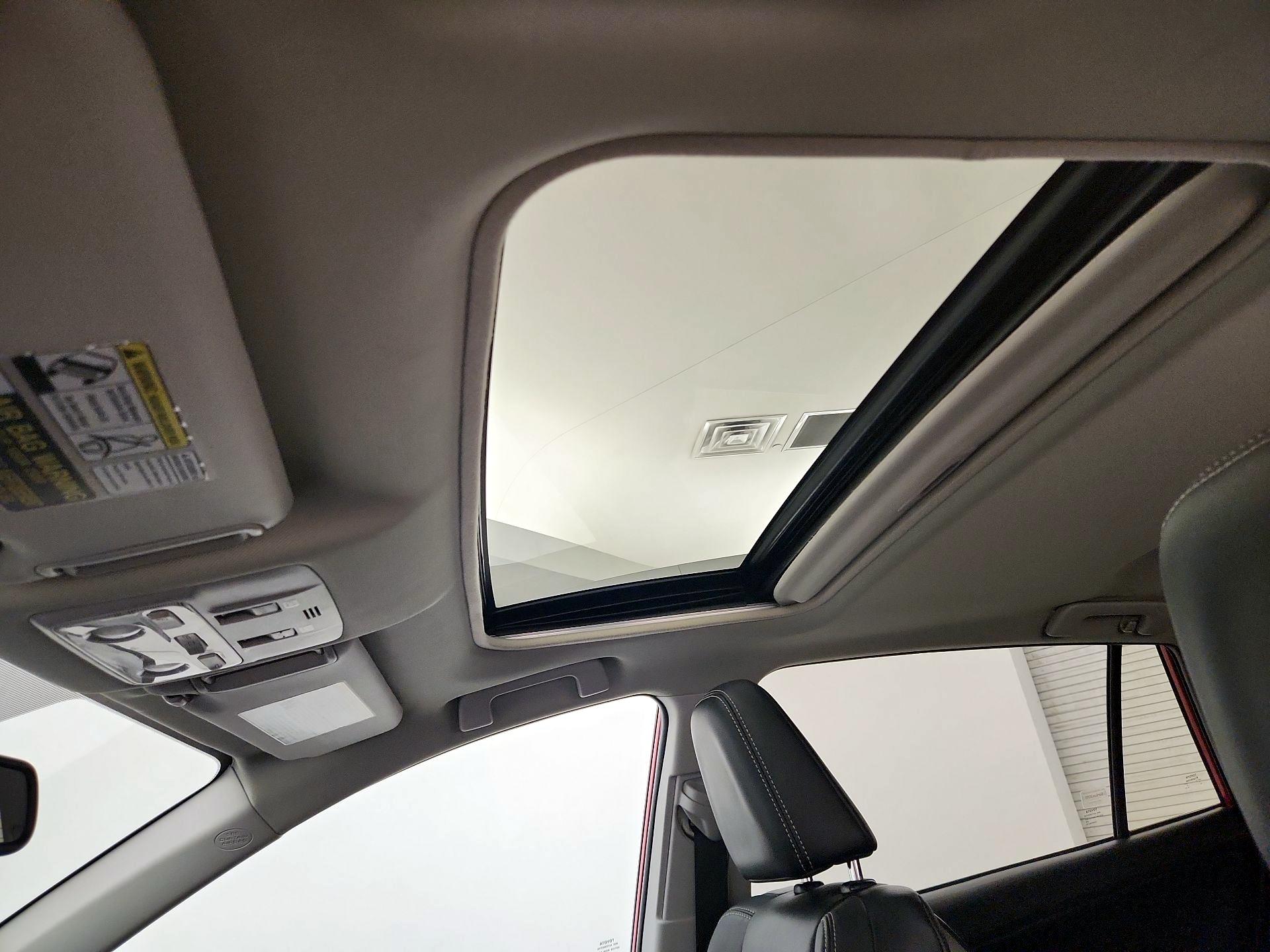 Thumbnail: 2014 Toyota RAV4 - 20
