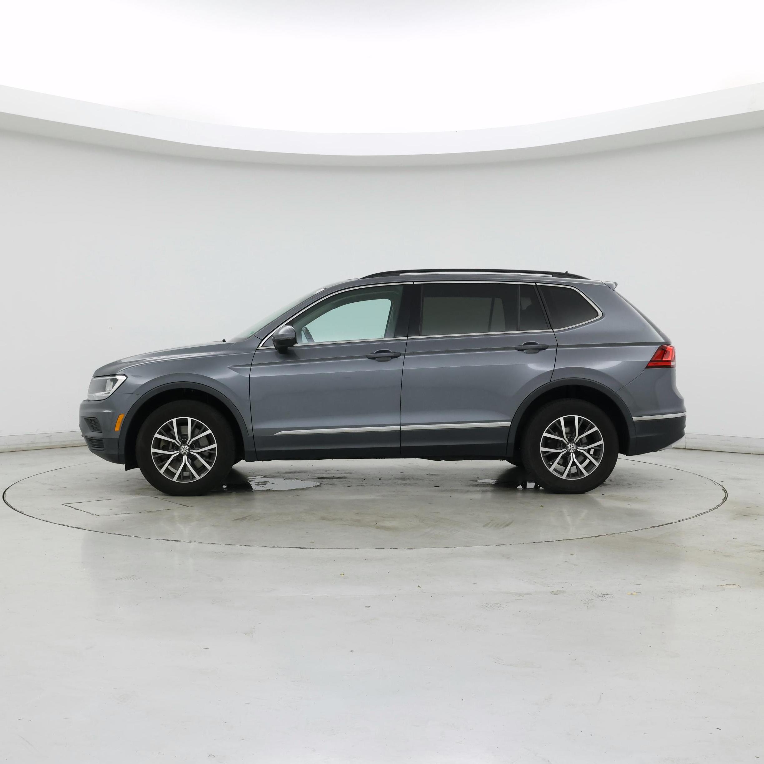 Thumbnail: 2018 Volkswagen Tiguan - 3