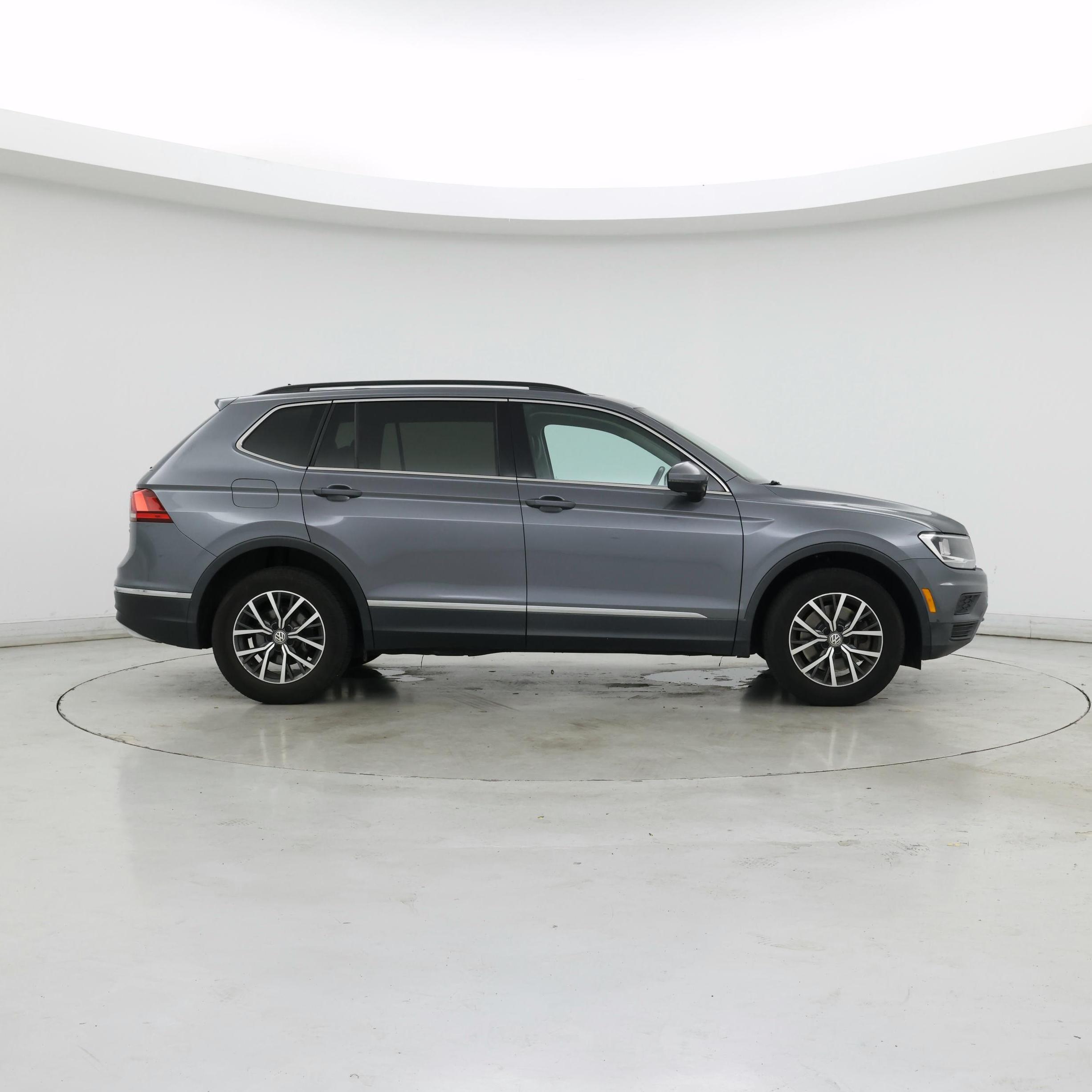Thumbnail: 2018 Volkswagen Tiguan - 7