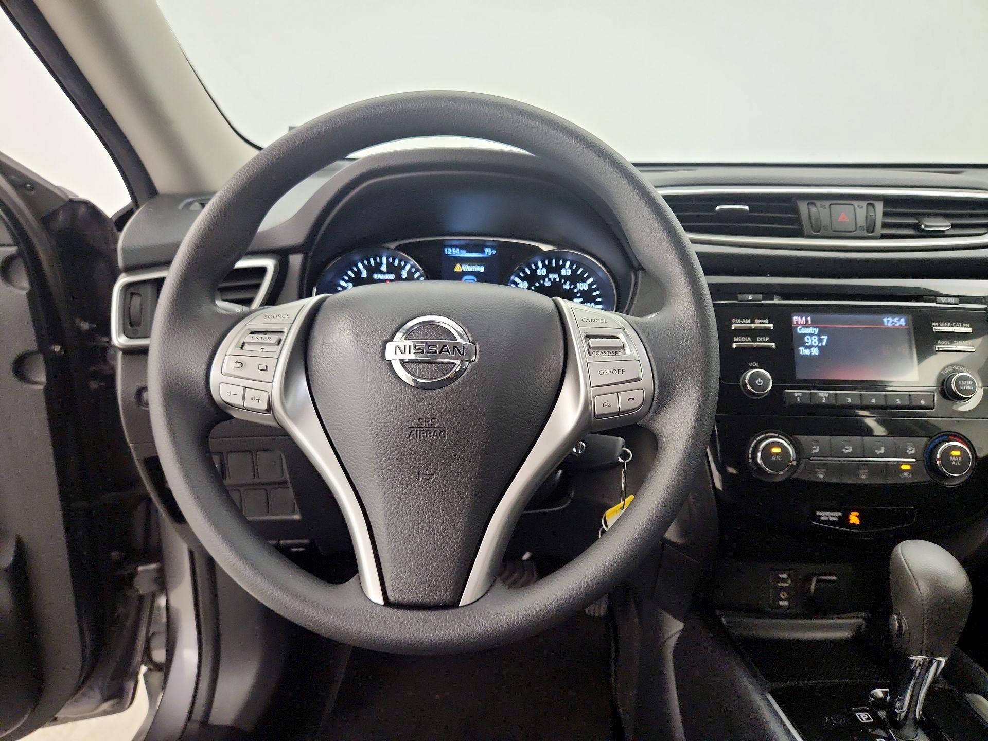 Thumbnail: 2015 Nissan Rogue - 10
