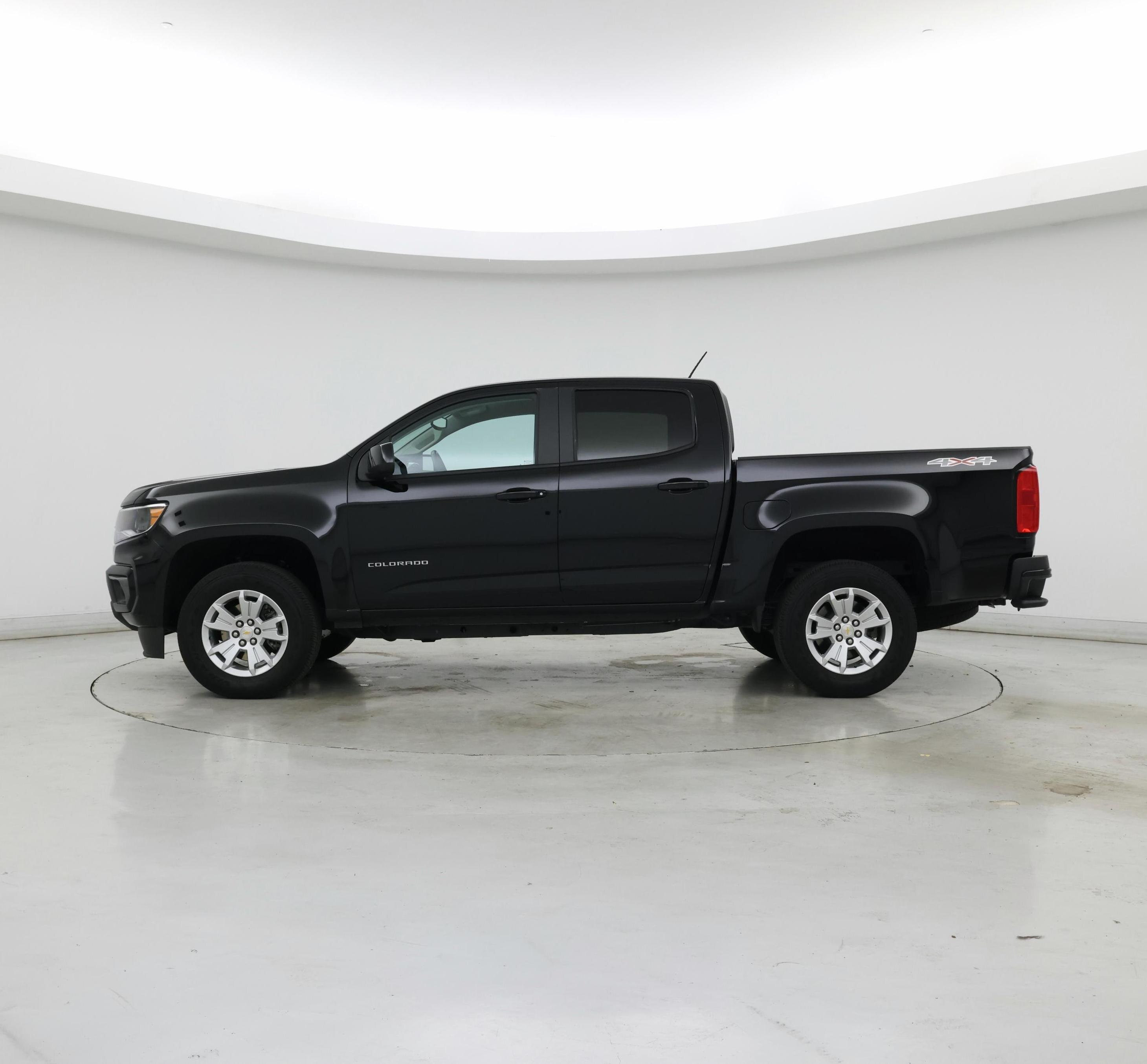 Thumbnail: 2022 Chevrolet Colorado - 3