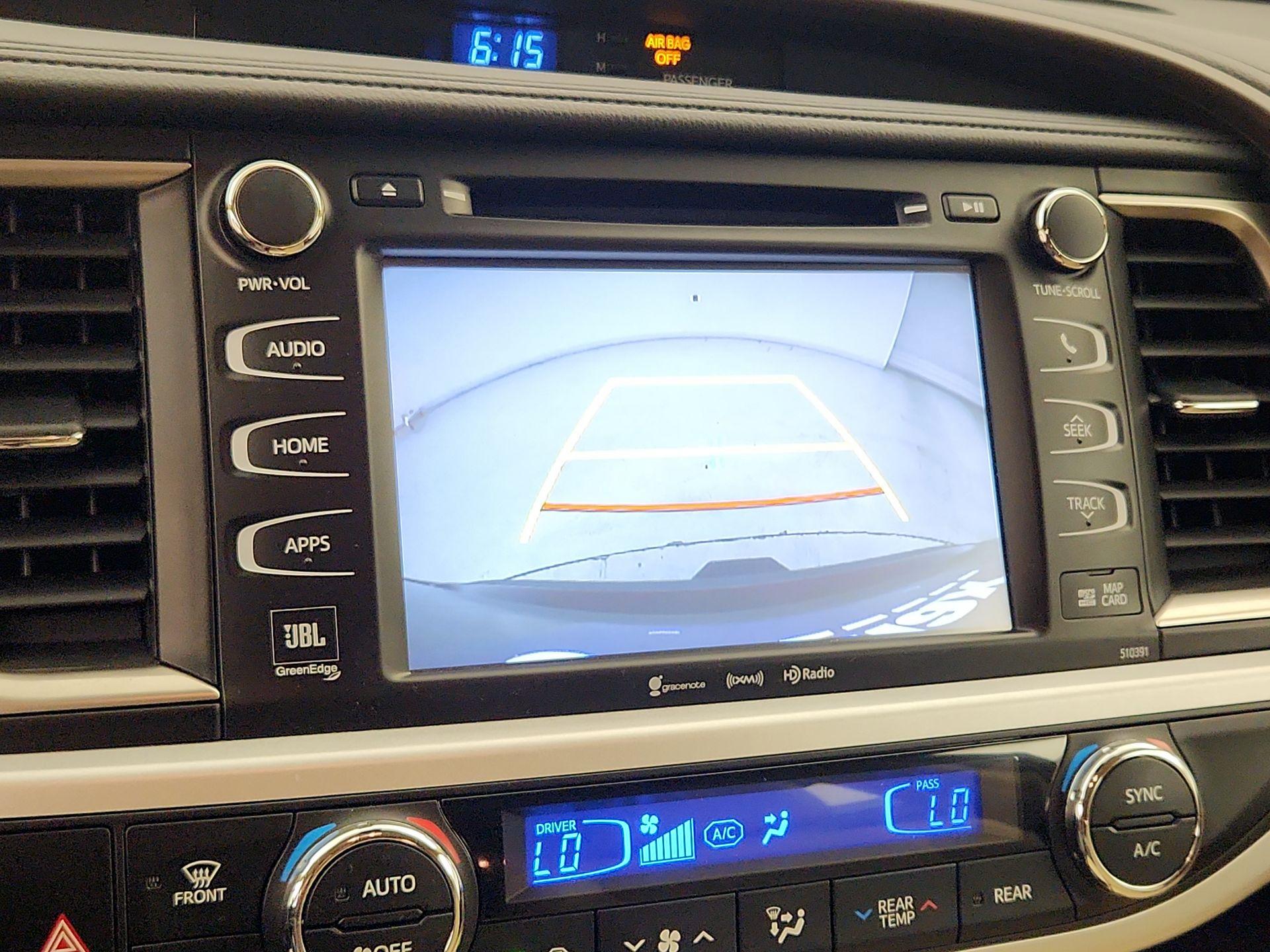 Thumbnail: 2019 Toyota Highlander - 14
