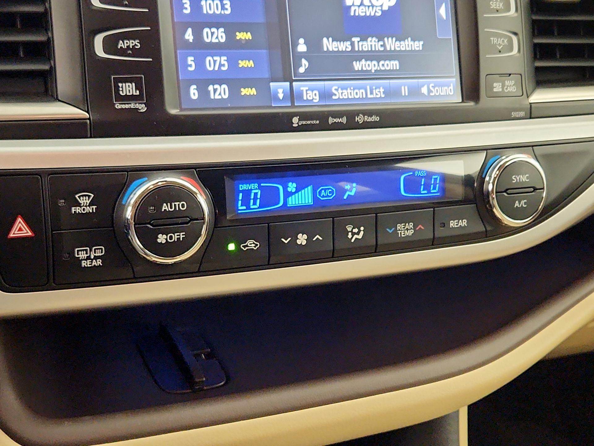 Thumbnail: 2019 Toyota Highlander - 16