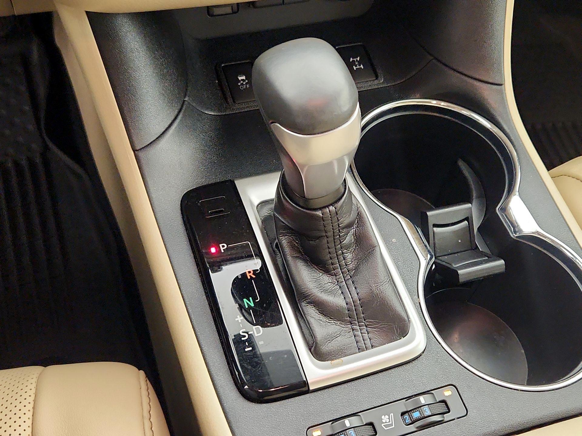 Thumbnail: 2019 Toyota Highlander - 17