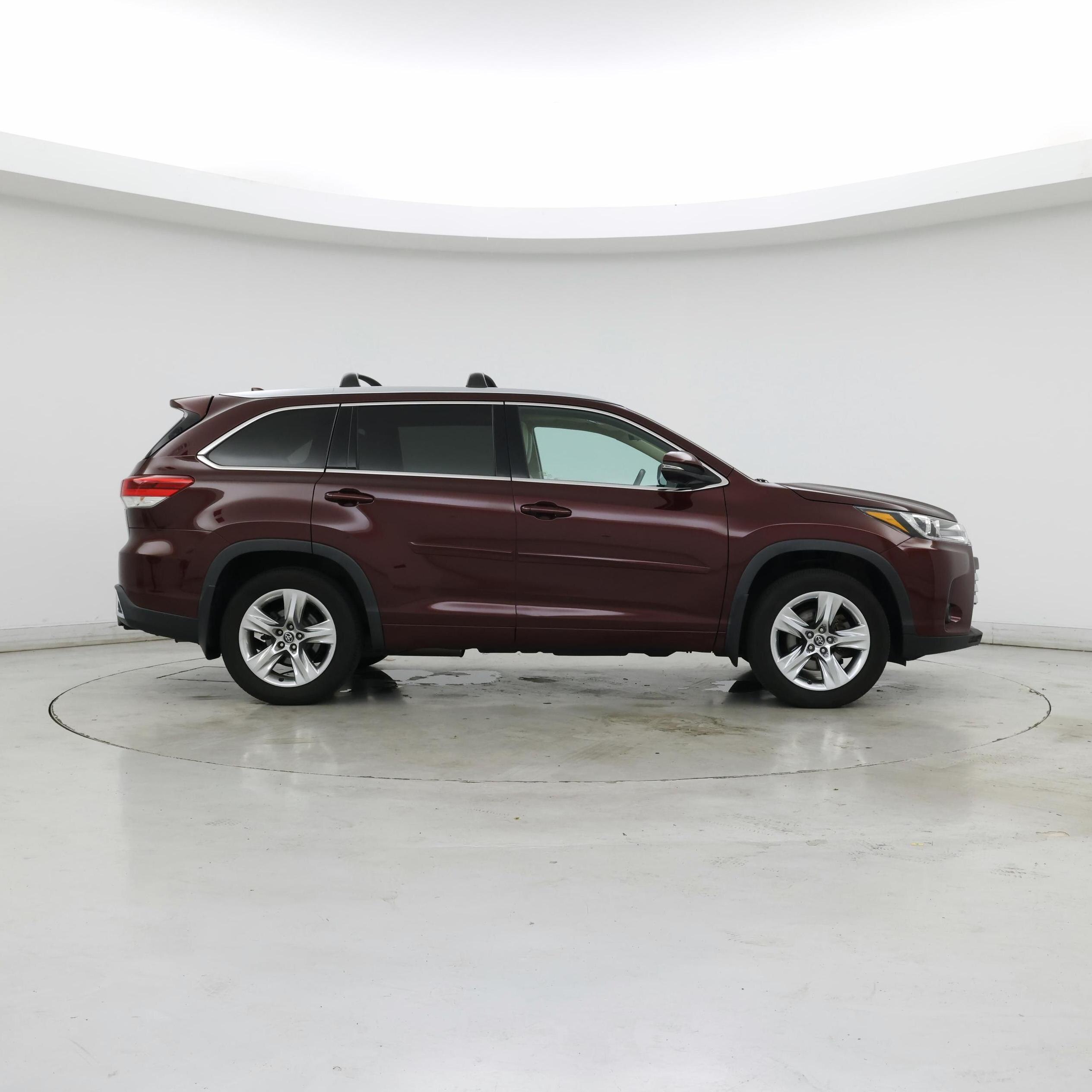 Thumbnail: 2019 Toyota Highlander - 7