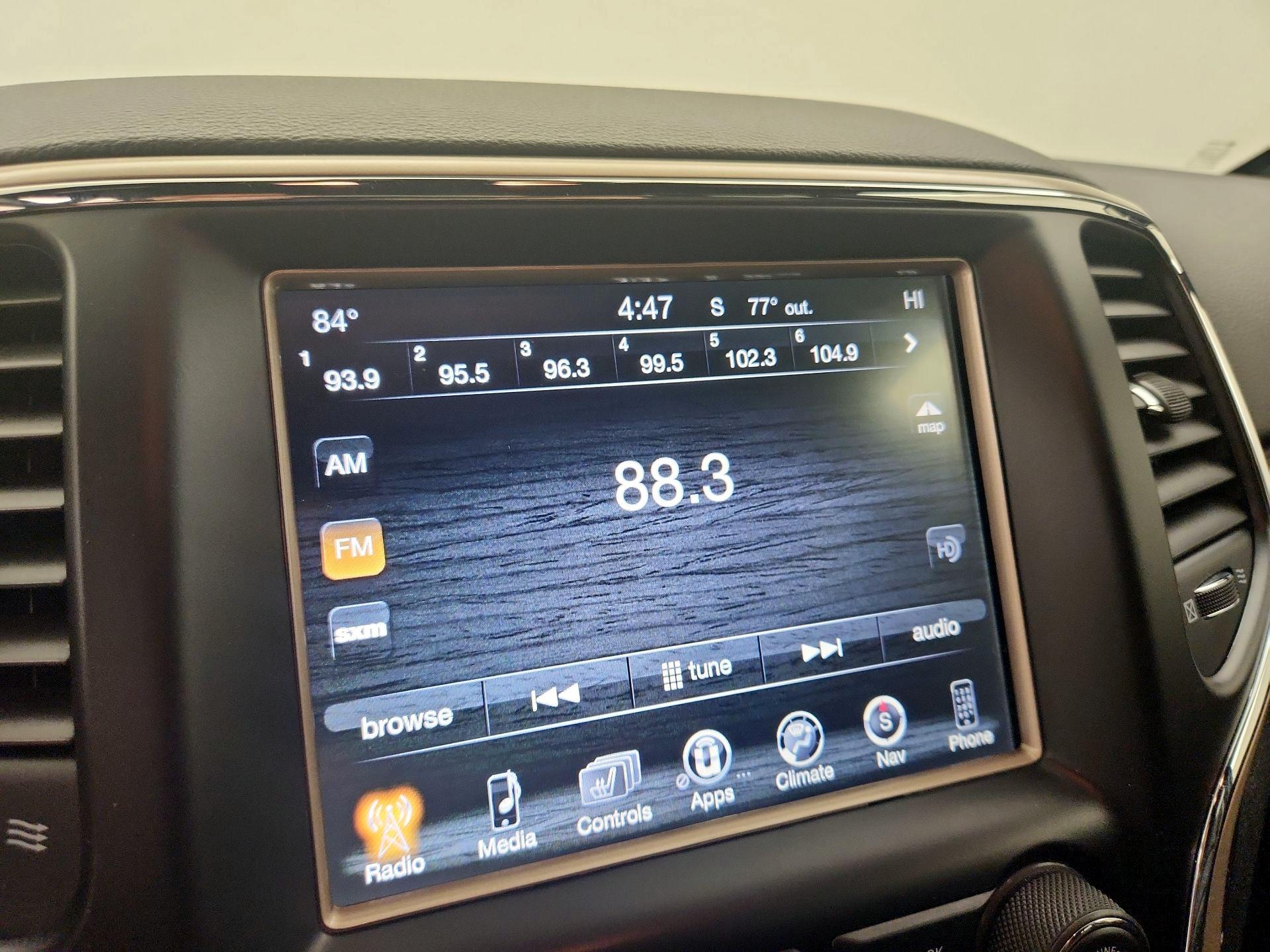 Thumbnail: 2017 Jeep Grand Cherokee - 16