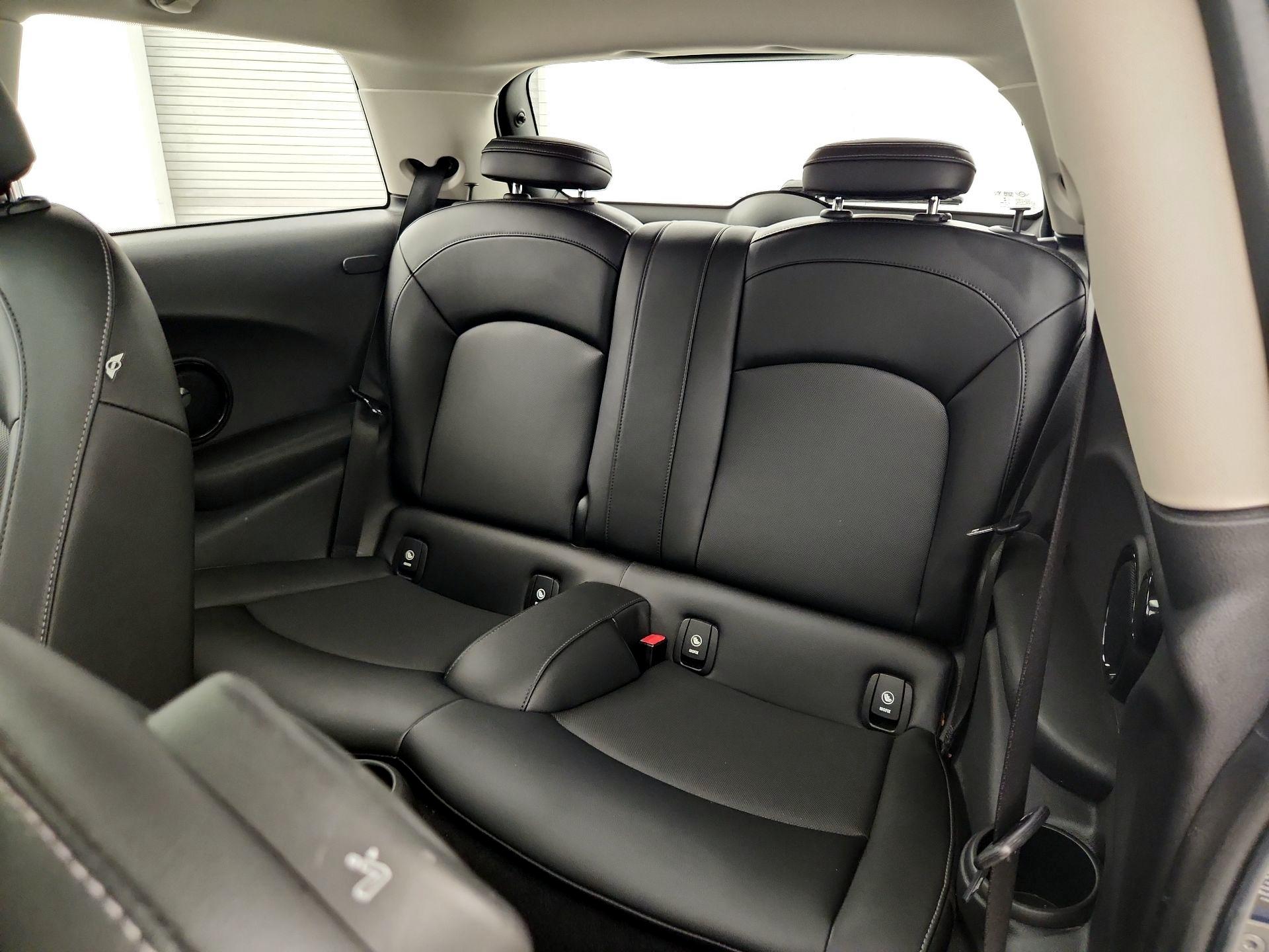 Thumbnail: 2015 MINI Cooper Hardtop - 19