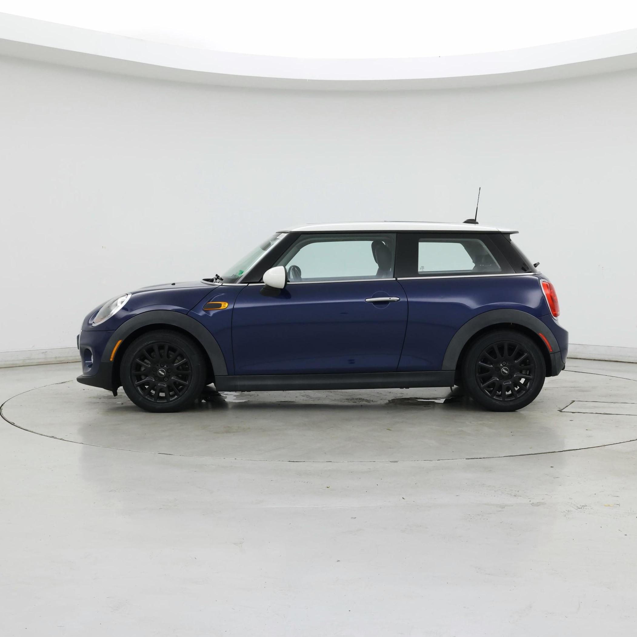 Thumbnail: 2015 MINI Cooper Hardtop - 3
