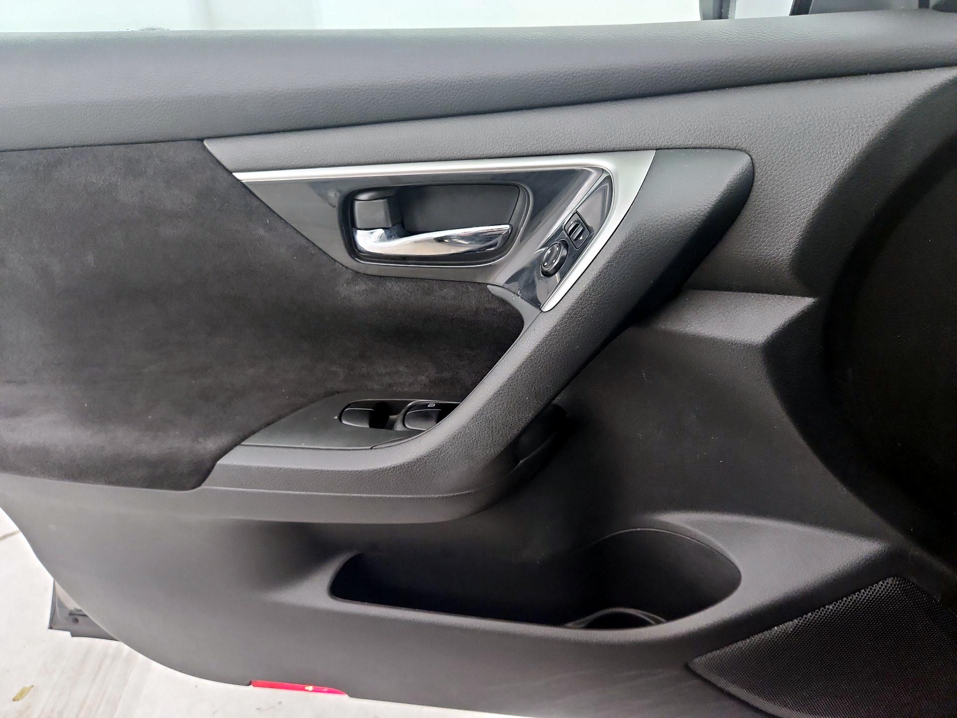 Thumbnail: 2013 Nissan Altima - 12