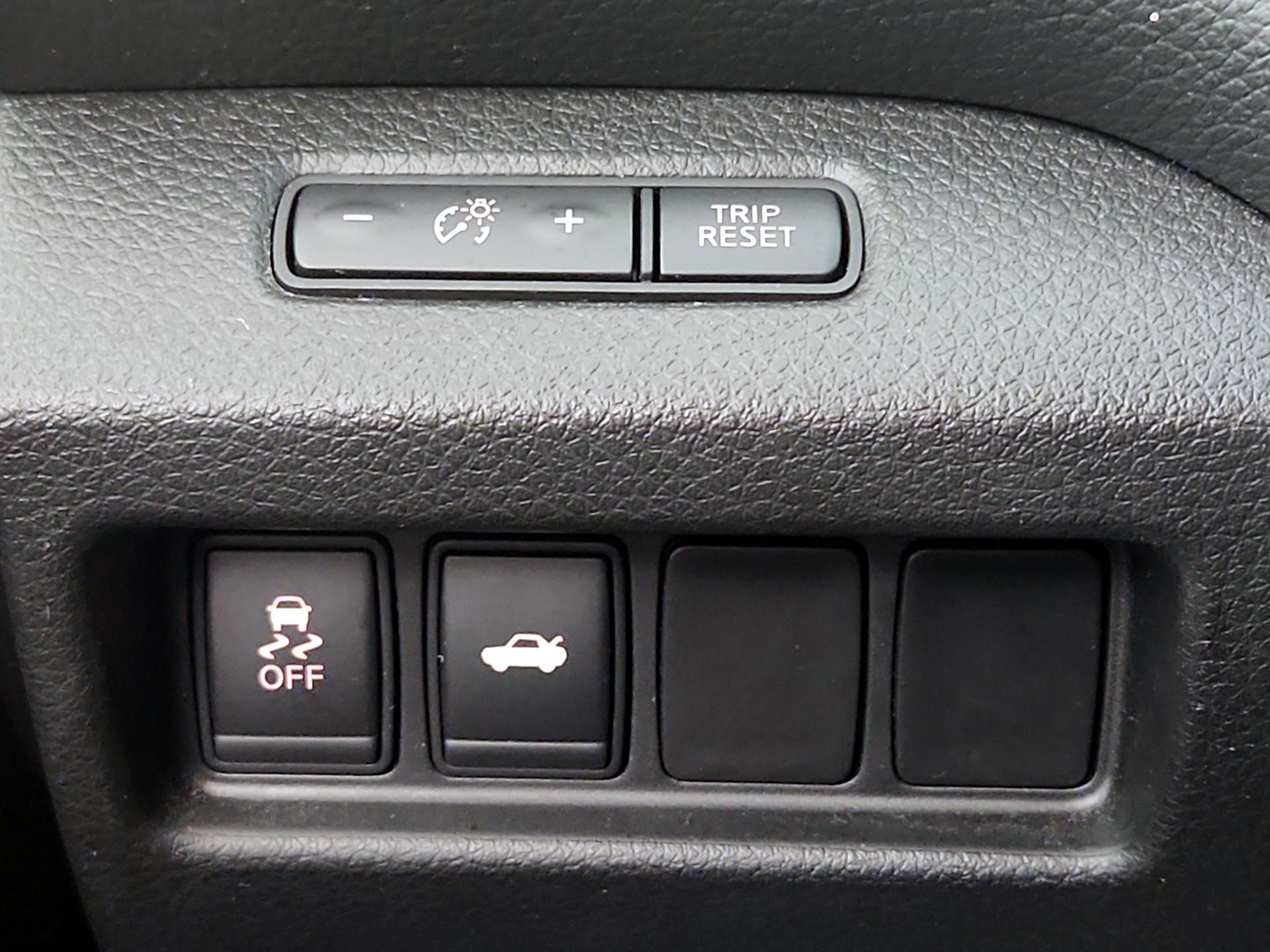 Thumbnail: 2013 Nissan Altima - 13