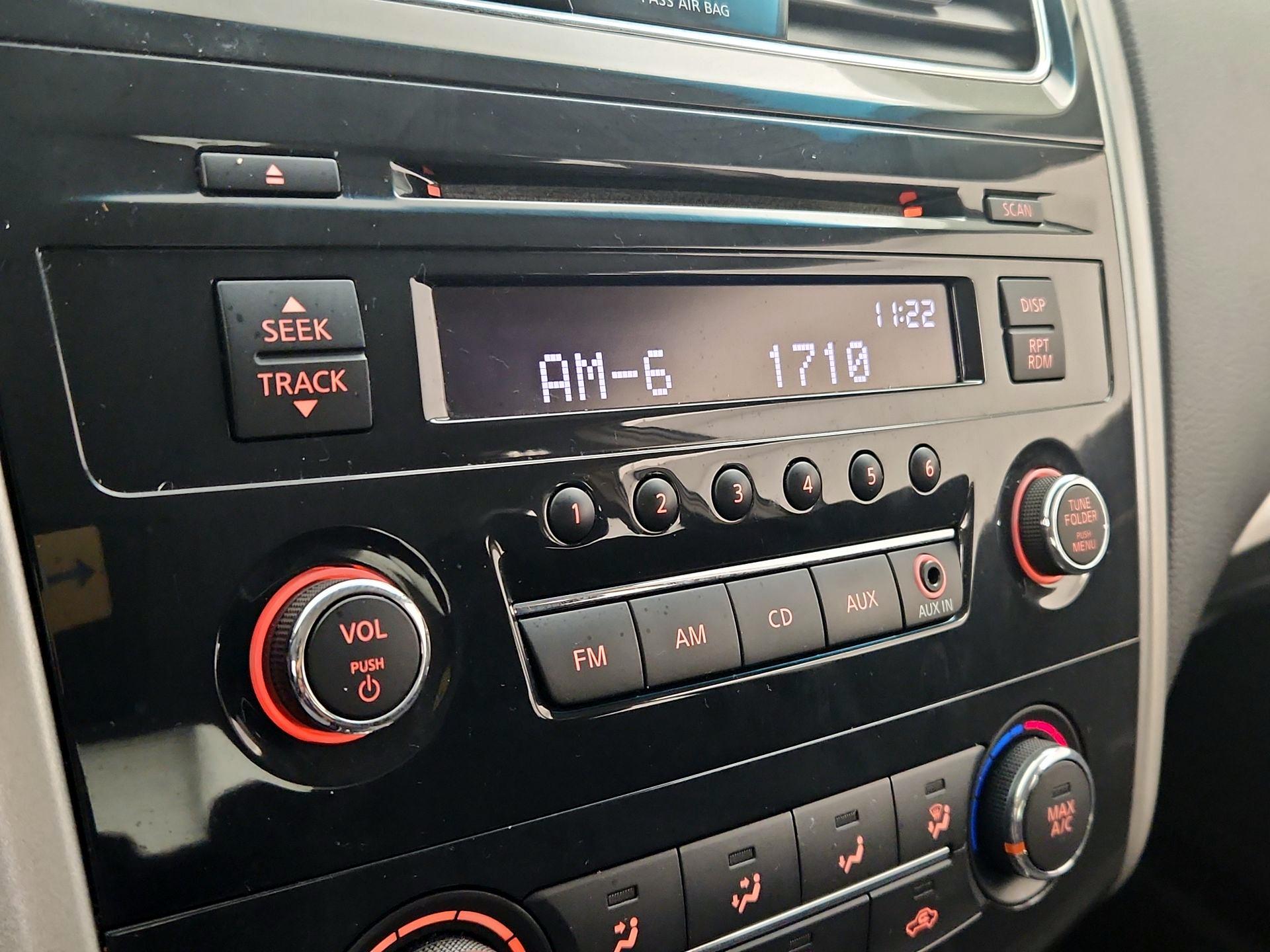 Thumbnail: 2013 Nissan Altima - 14