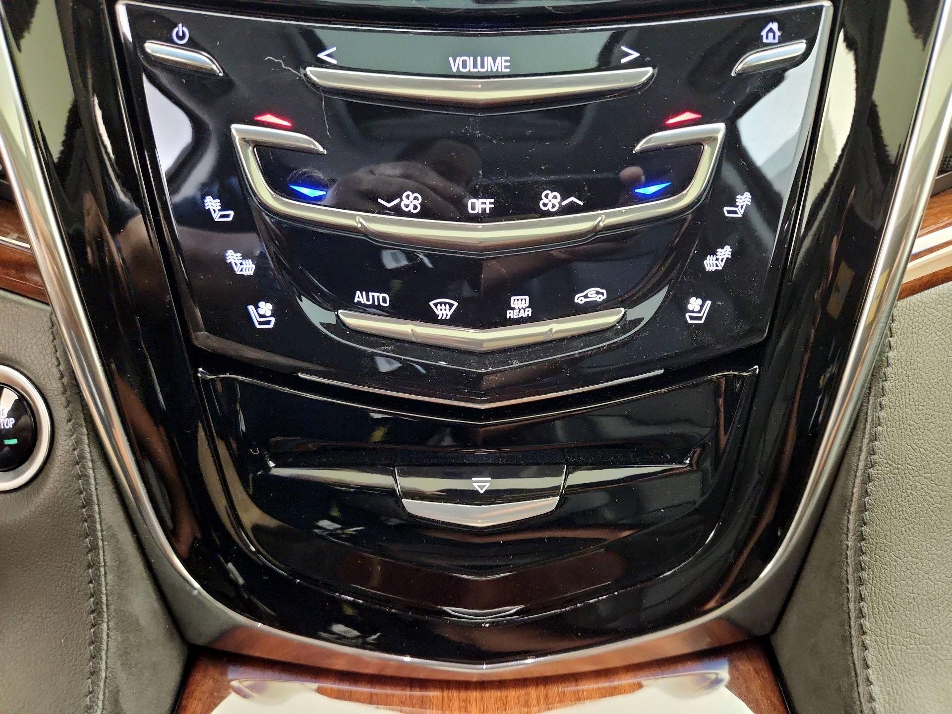 Thumbnail: 2015 Cadillac Escalade - 17