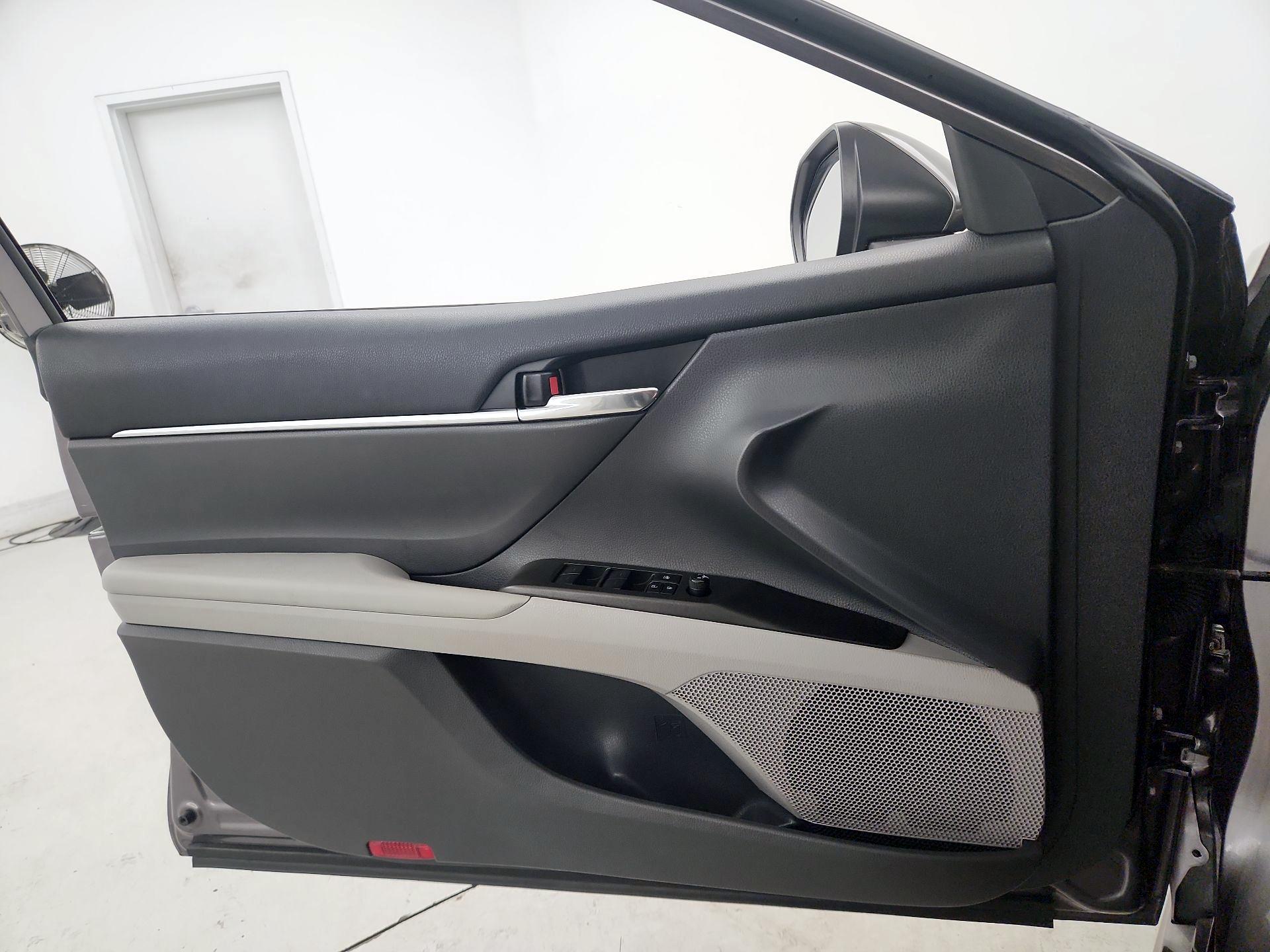 Thumbnail: 2023 Toyota Camry - 12