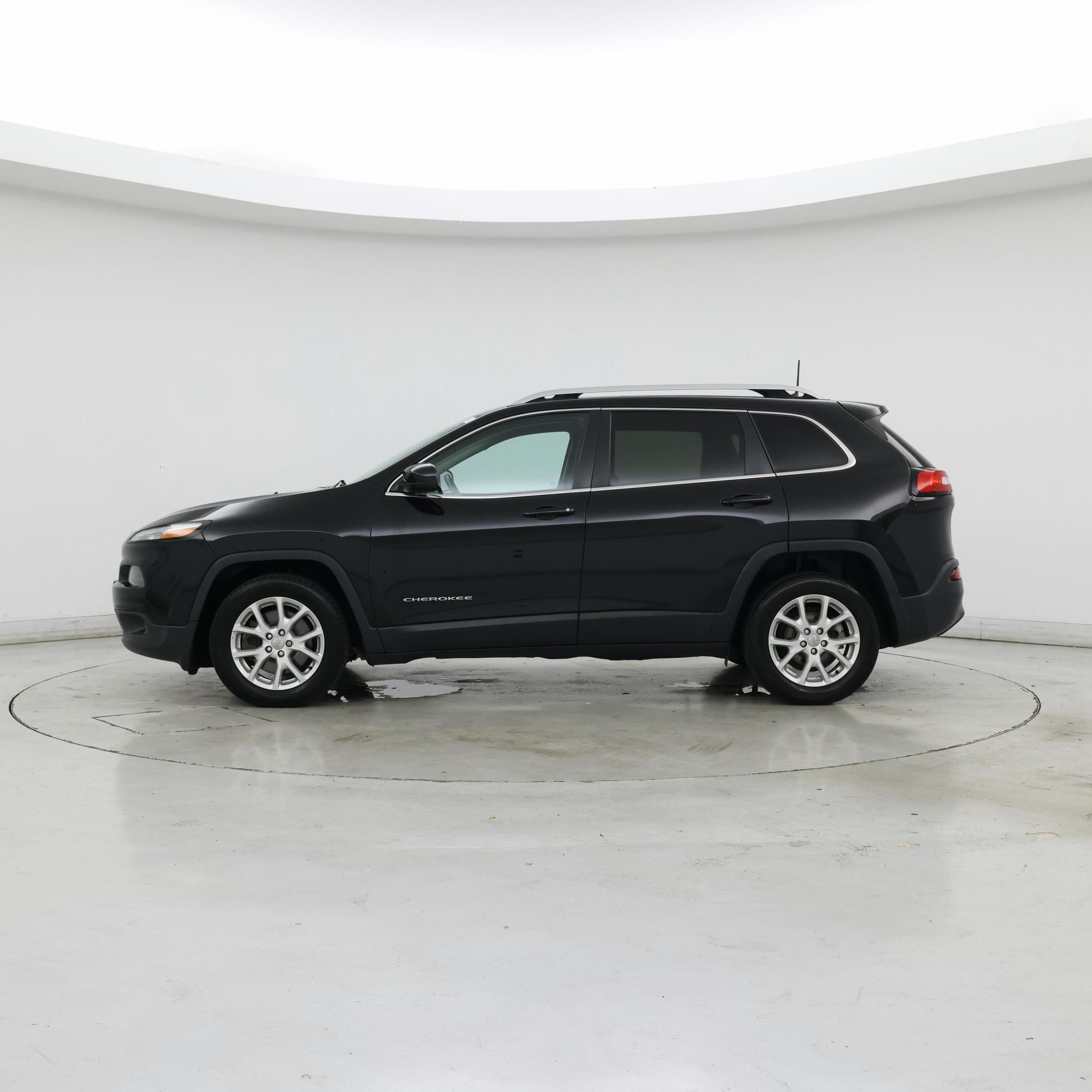 Thumbnail: 2017 Jeep Cherokee - 3