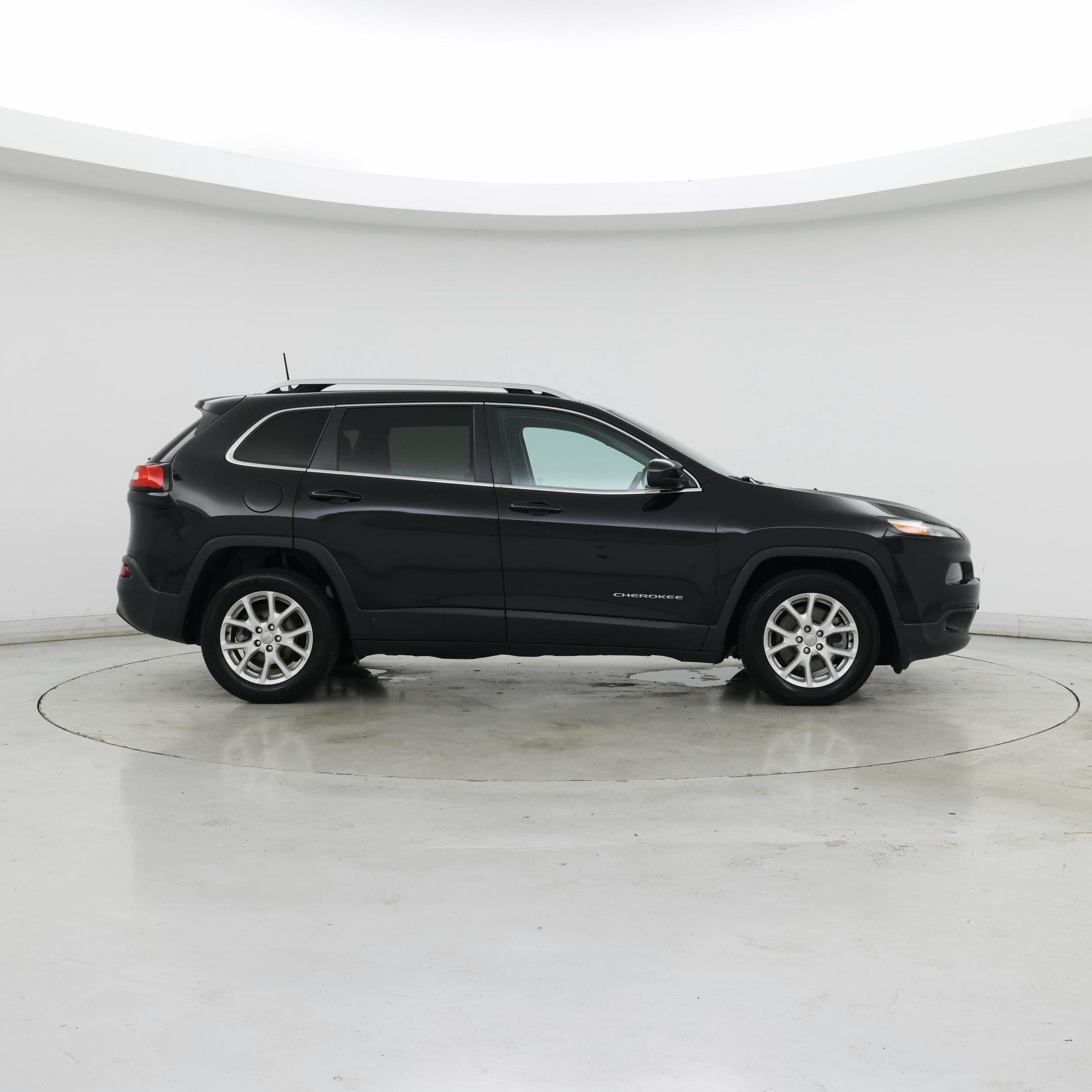 Thumbnail: 2017 Jeep Cherokee - 7